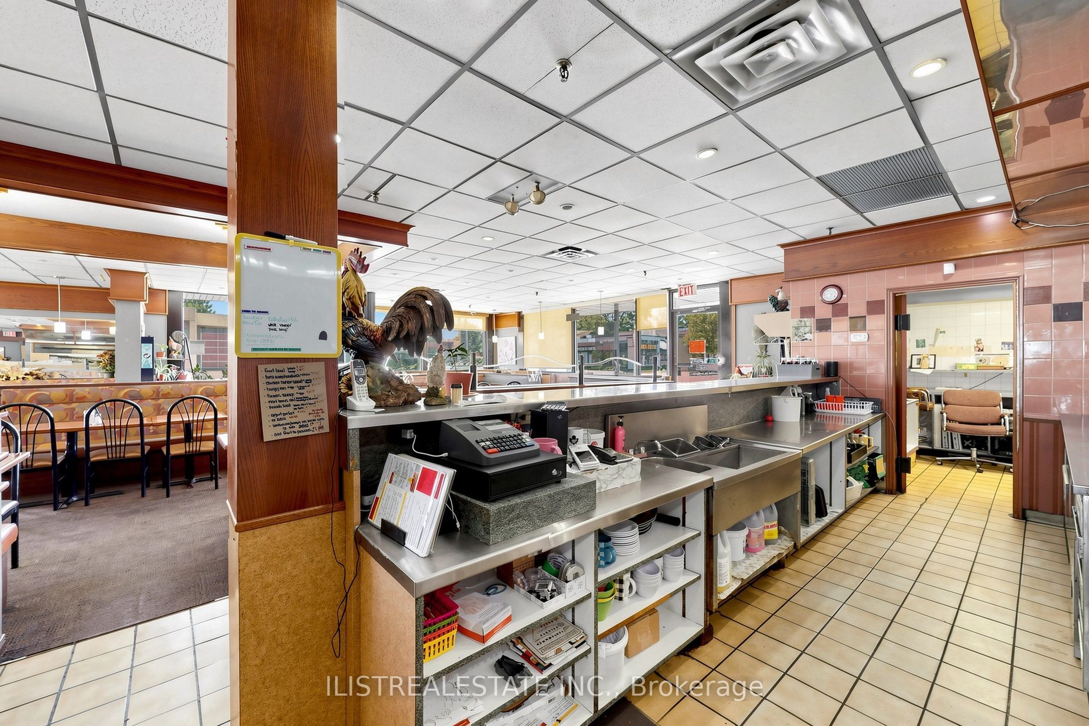 1520 Main Street W Property Photo 30