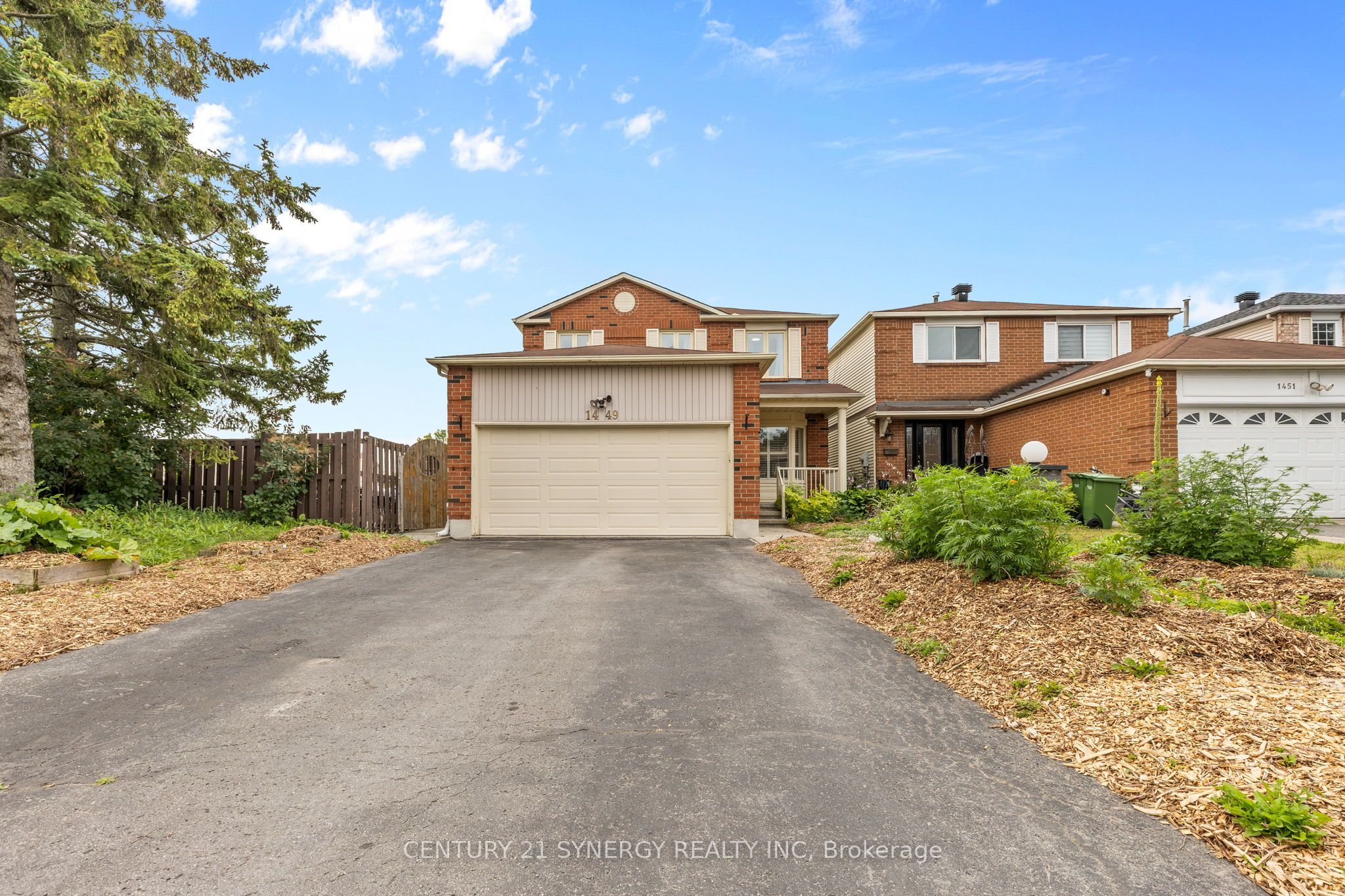 1449 Laurin Crescent Property Photo 1
