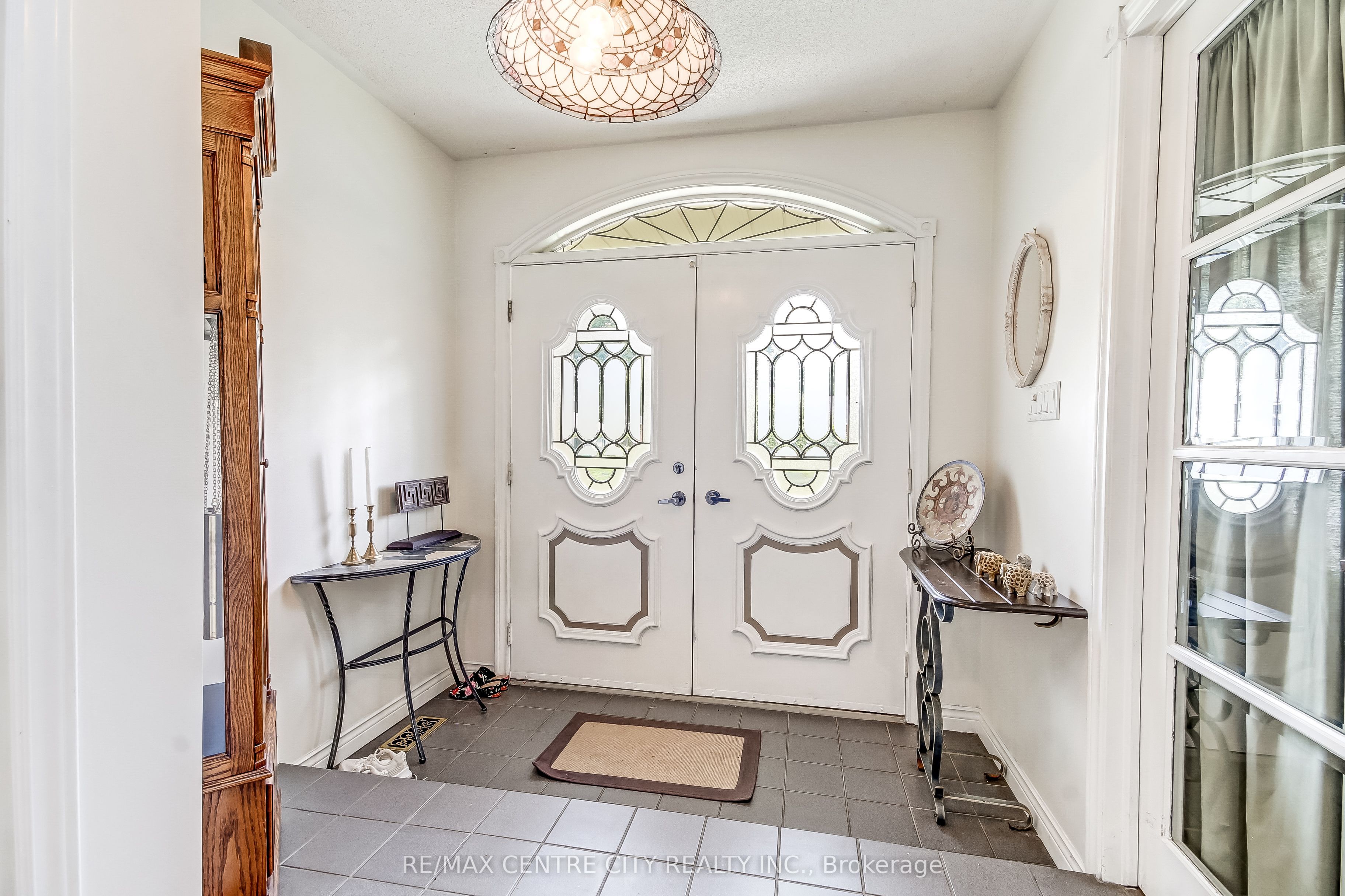 10308 Greenpark Drive Property Photo 3