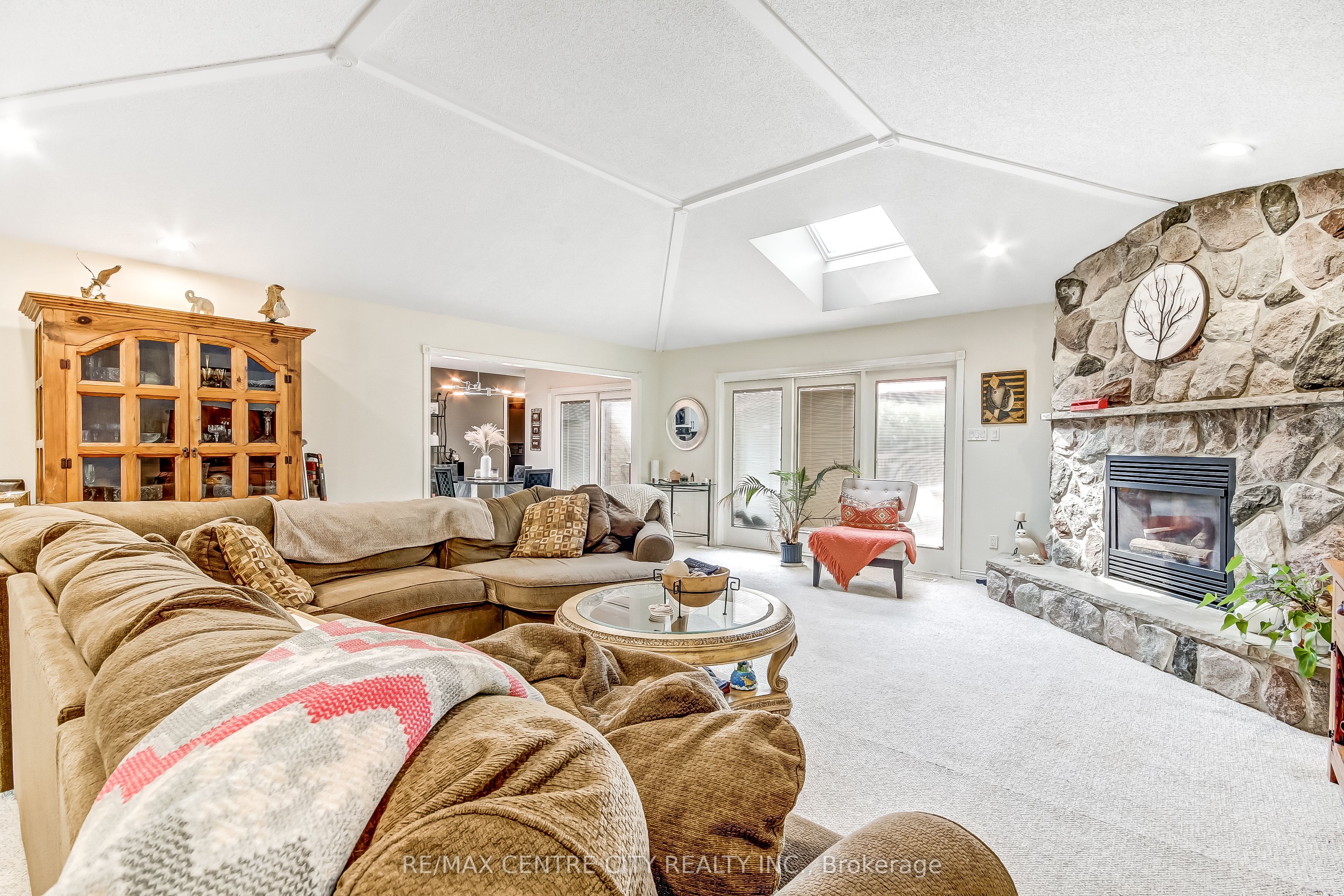 10308 Greenpark Drive Property Photo 7
