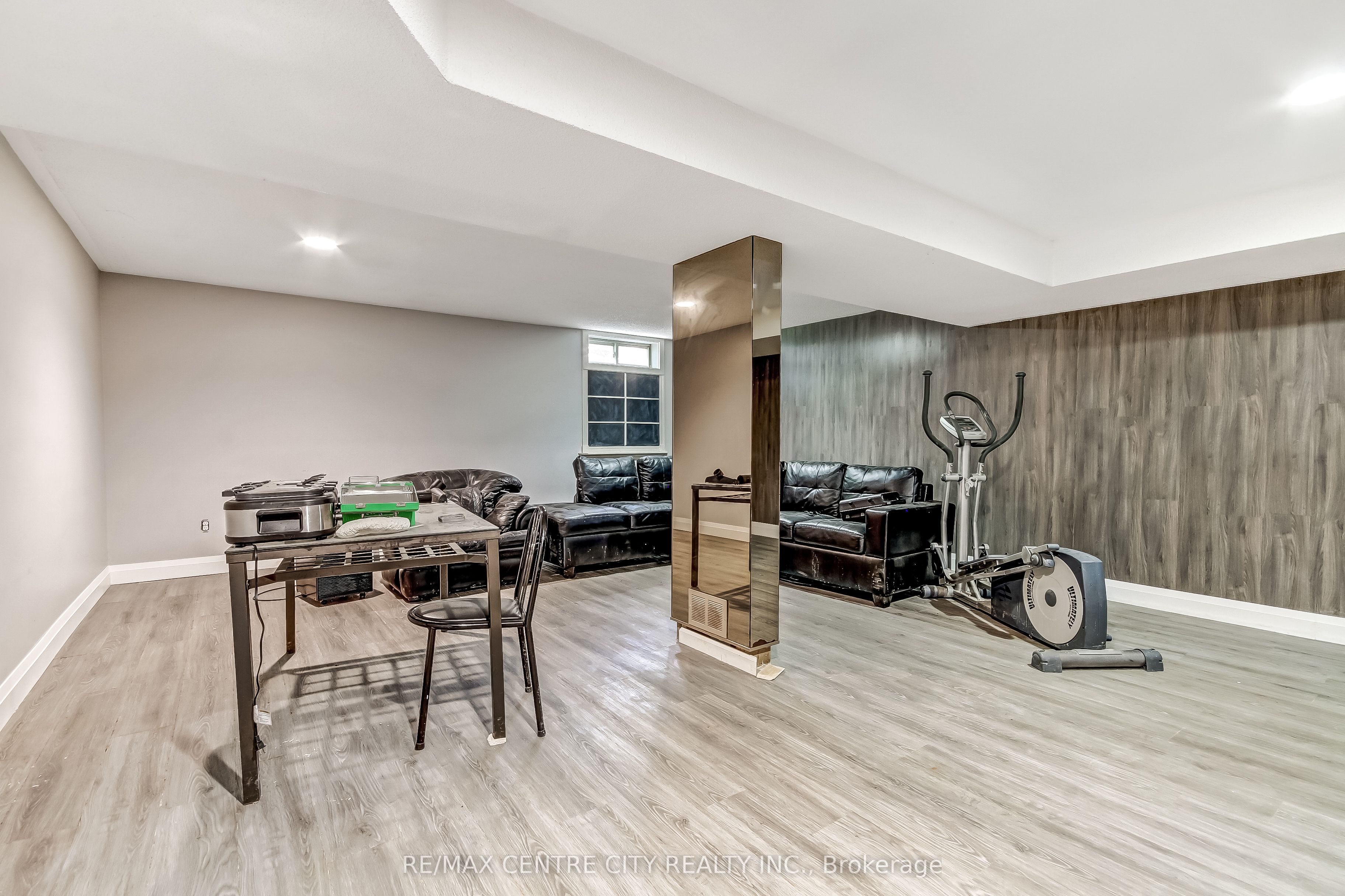 10308 Greenpark Drive Property Photo 19