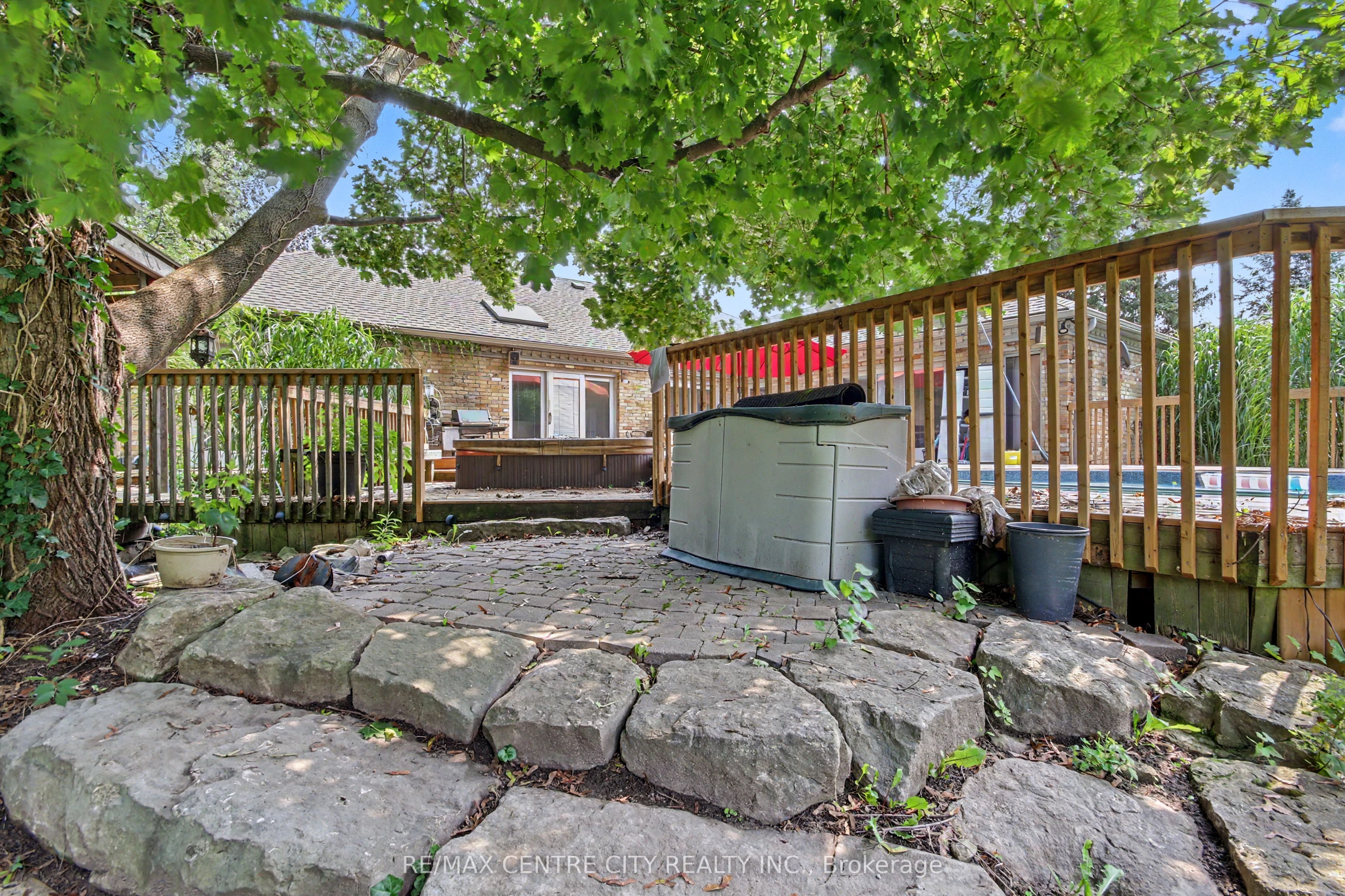 10308 Greenpark Drive Property Photo 26