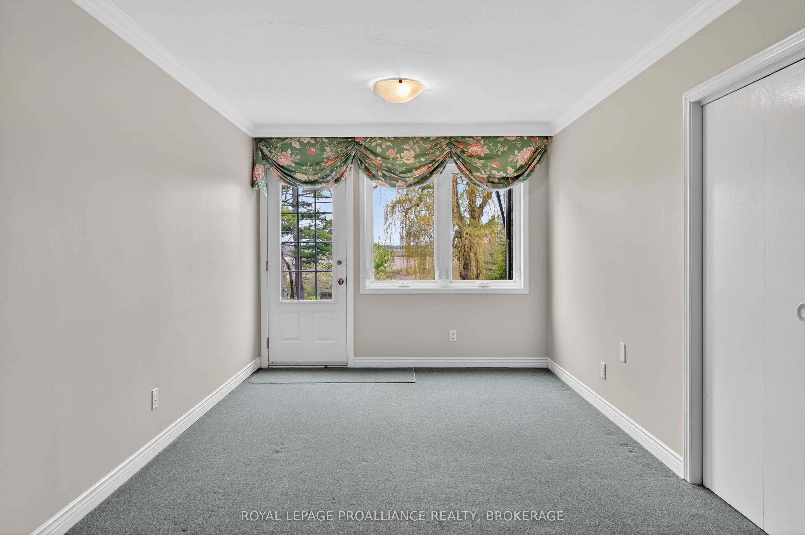 209 Fairway Hill Crescent Property Photo 35