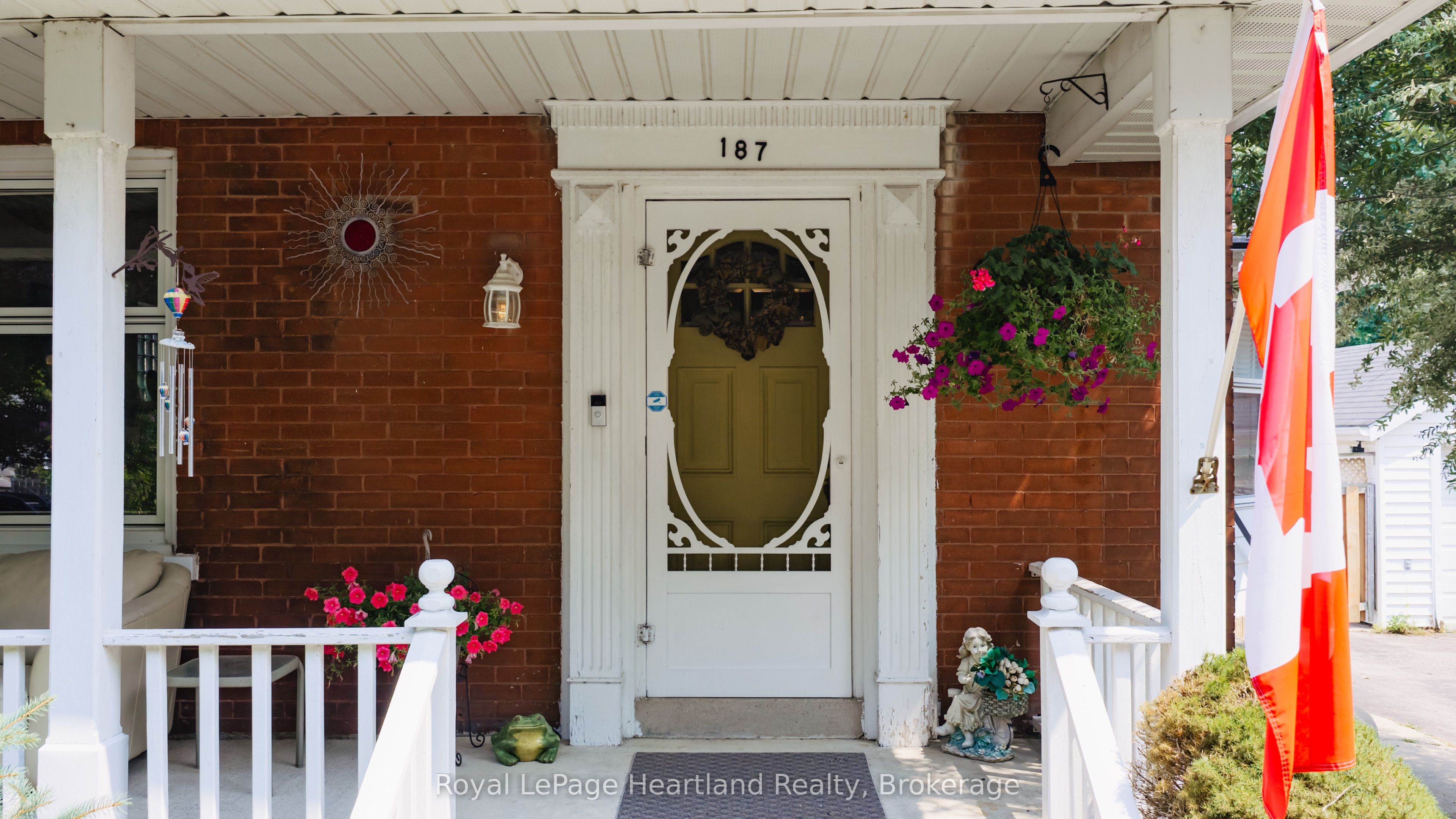 187 Cameron Street Property Photo 4