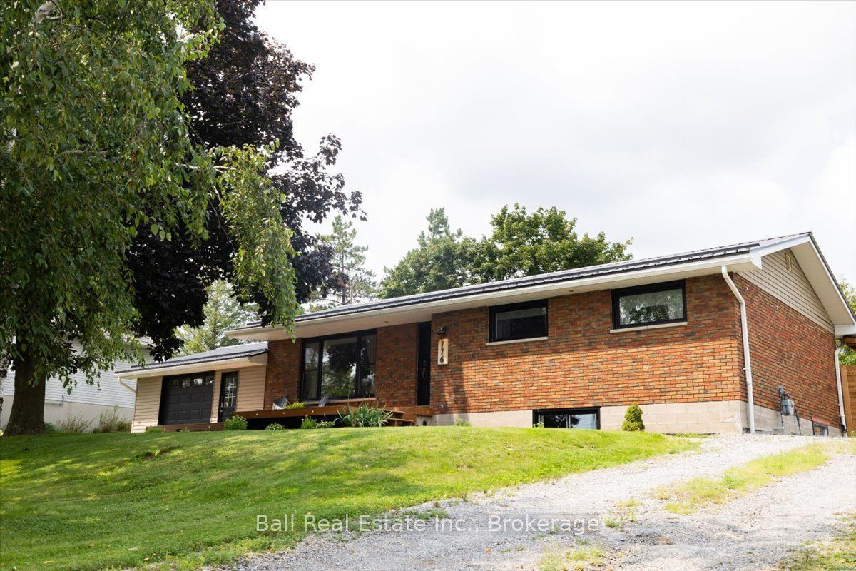 776 Donoghue Crescent Property Photo 1