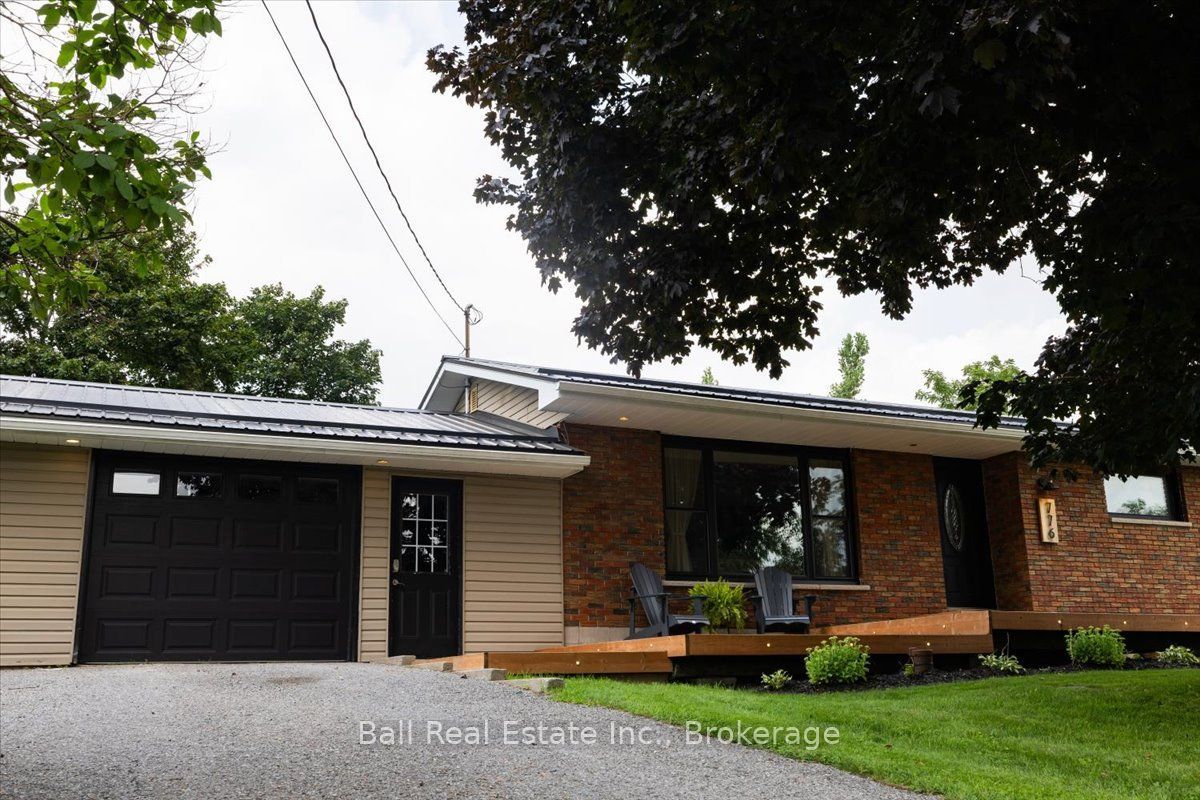 776 Donoghue Crescent Property Photo 3