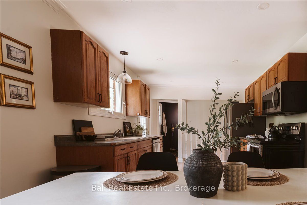 776 Donoghue Crescent Property Photo 13
