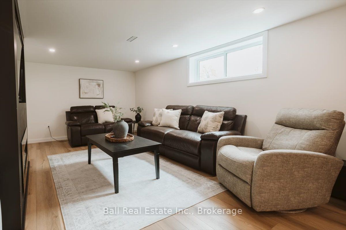 776 Donoghue Crescent Property Photo 26