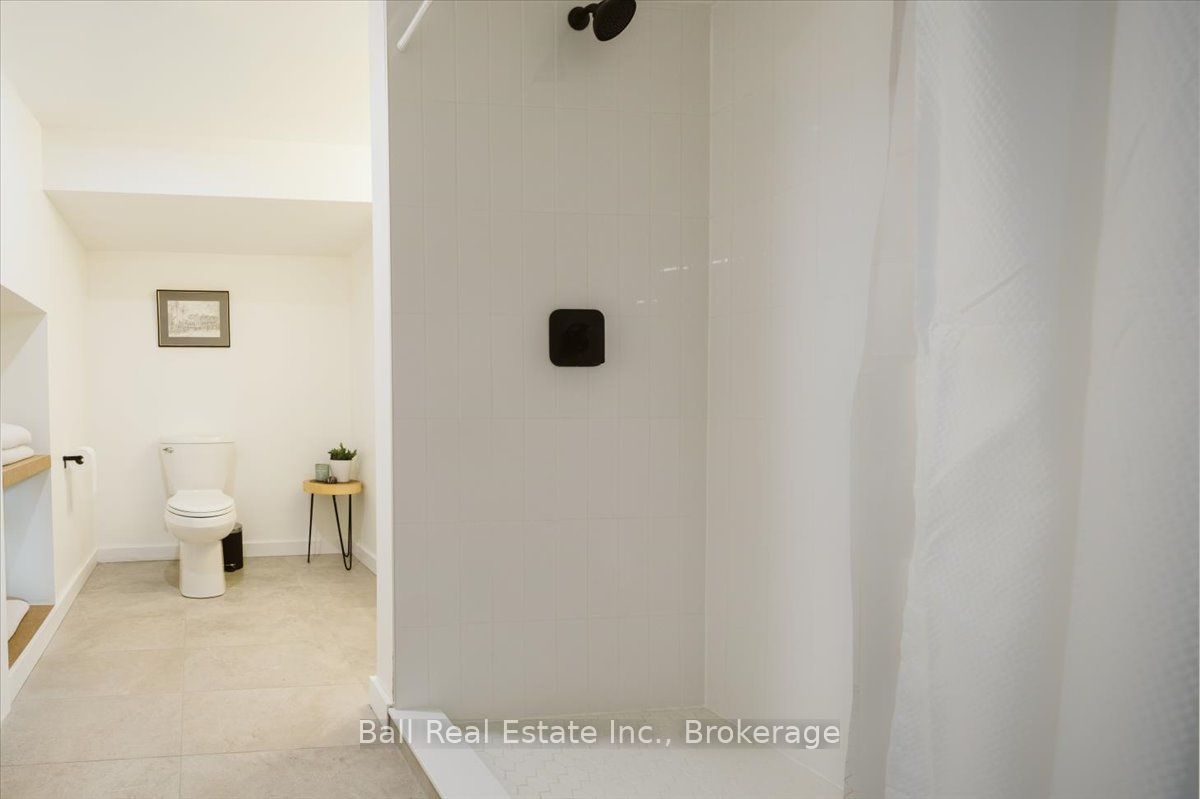 776 Donoghue Crescent Property Photo 34