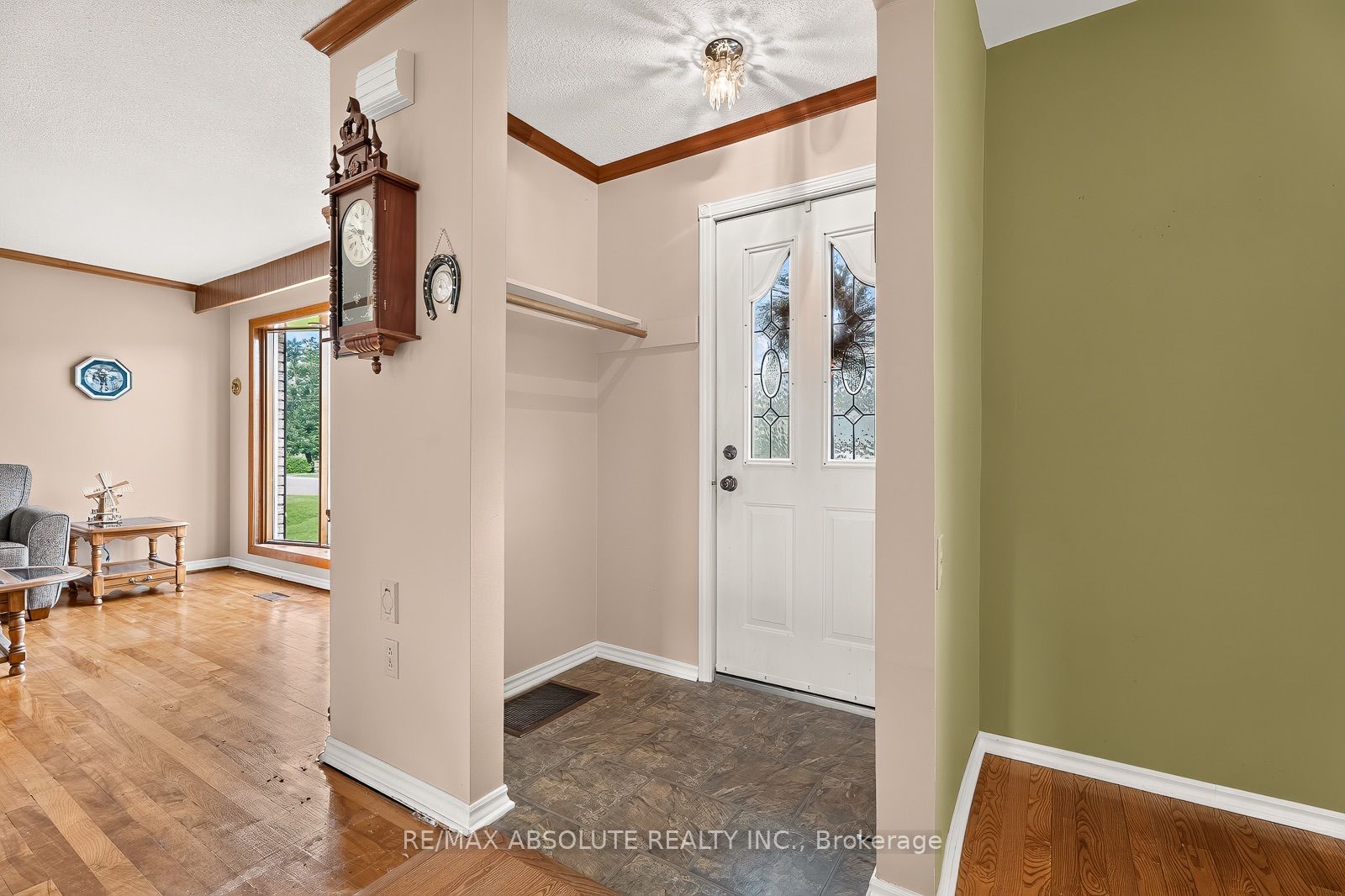 1880 Kingsdale Avenue Property Photo 6