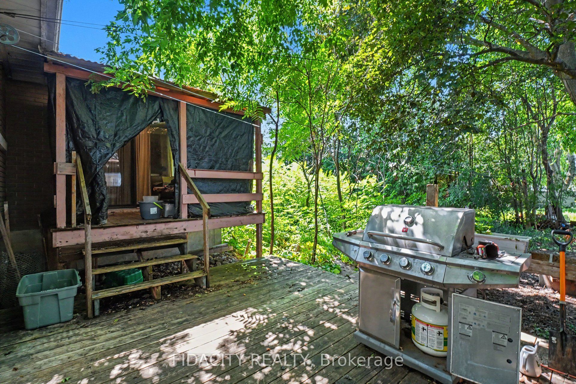 6 Malcolm Place Property Photo 7