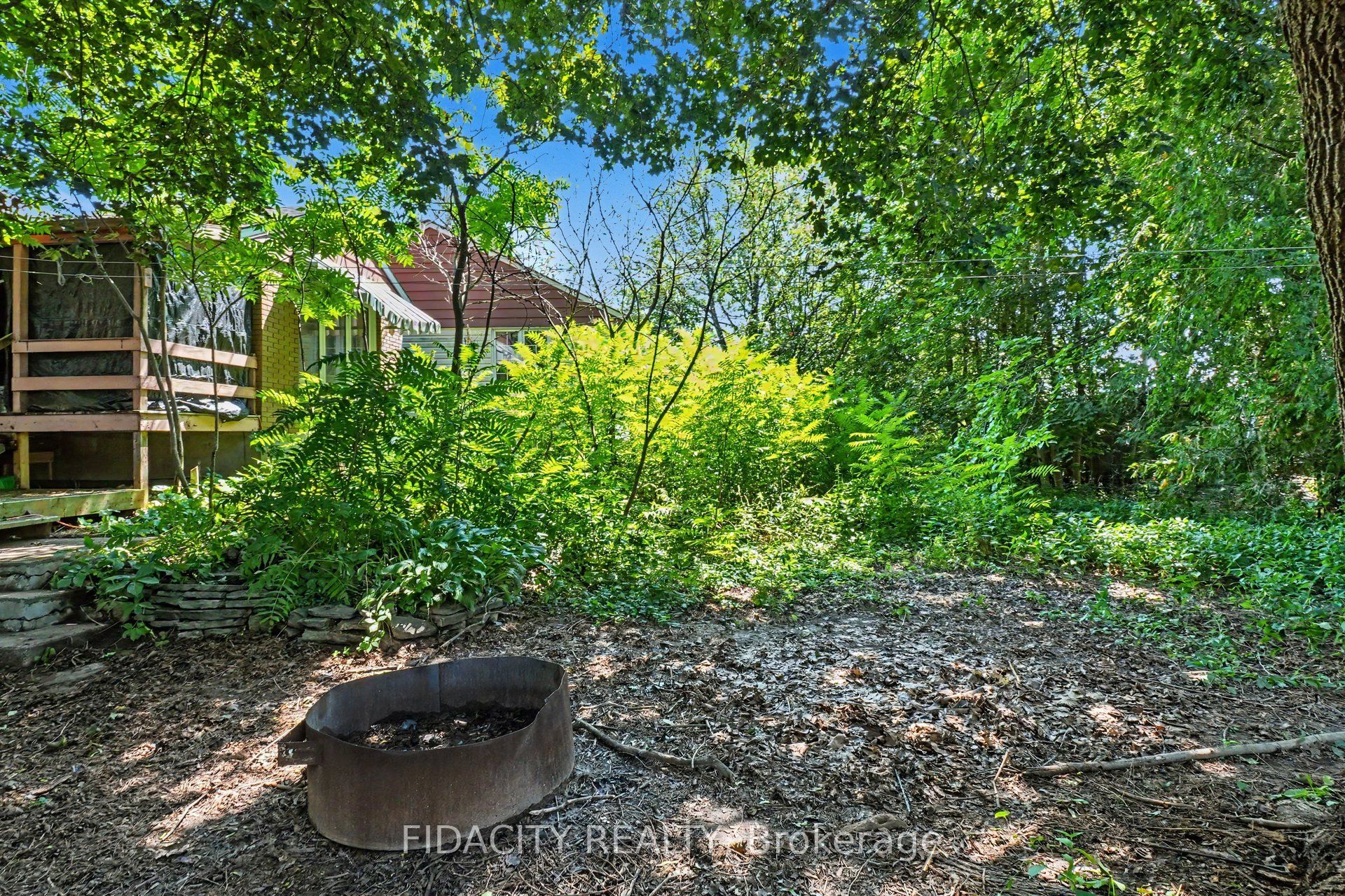 6 Malcolm Place Property Photo 8