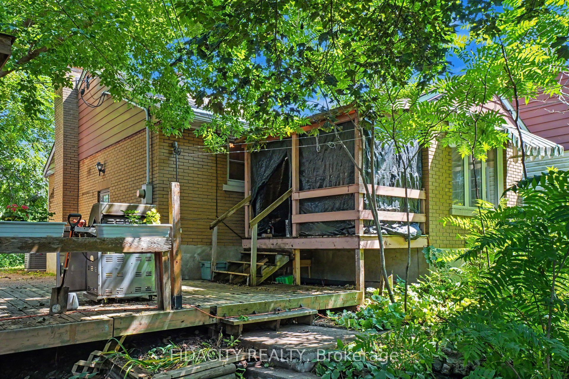 6 Malcolm Place Property Photo 10