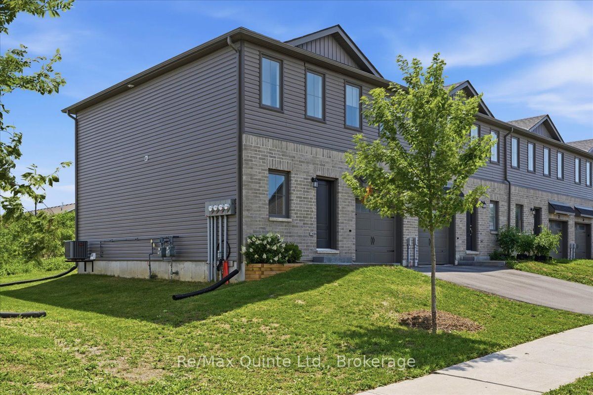 36 Campbell Crescent Property Photo 2