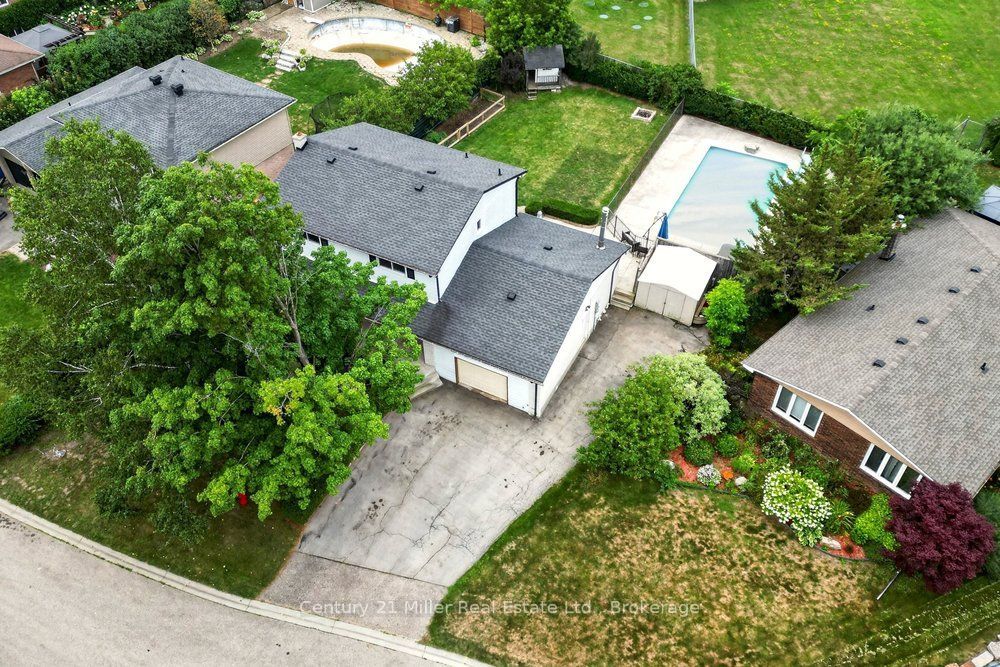 85 Waterford Drive Property Photo 4