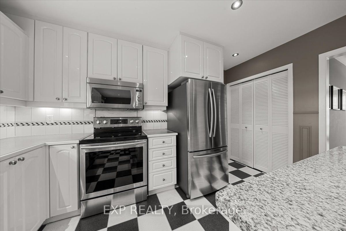 899 Dresden Crescent Property Photo 16