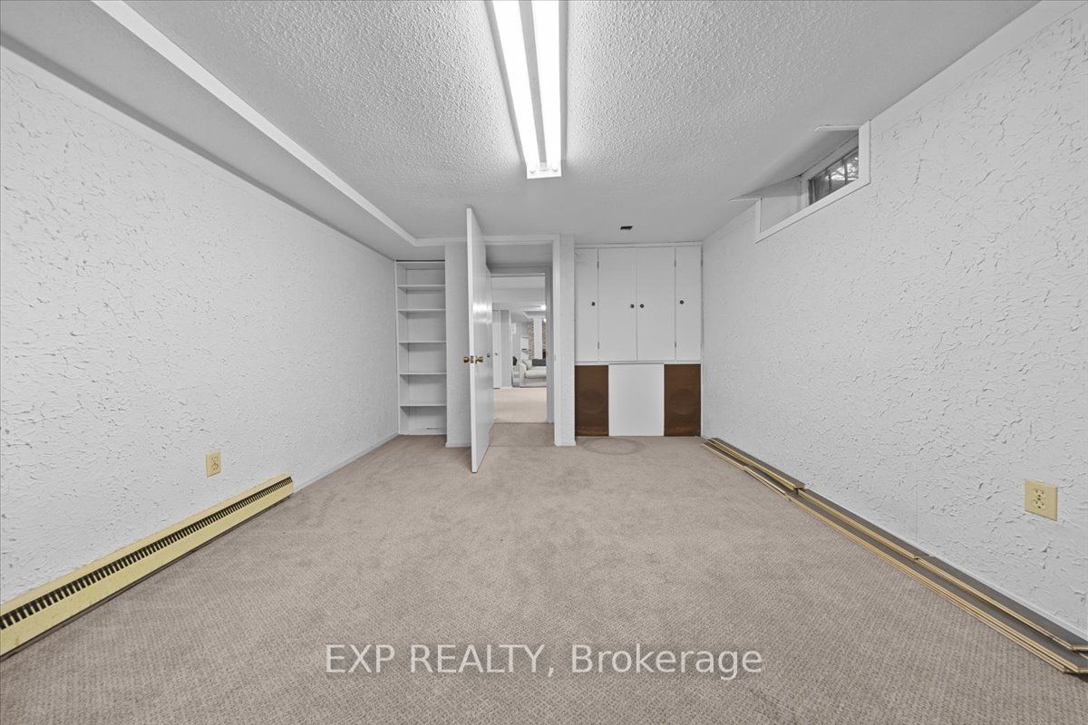 899 Dresden Crescent Property Photo 38