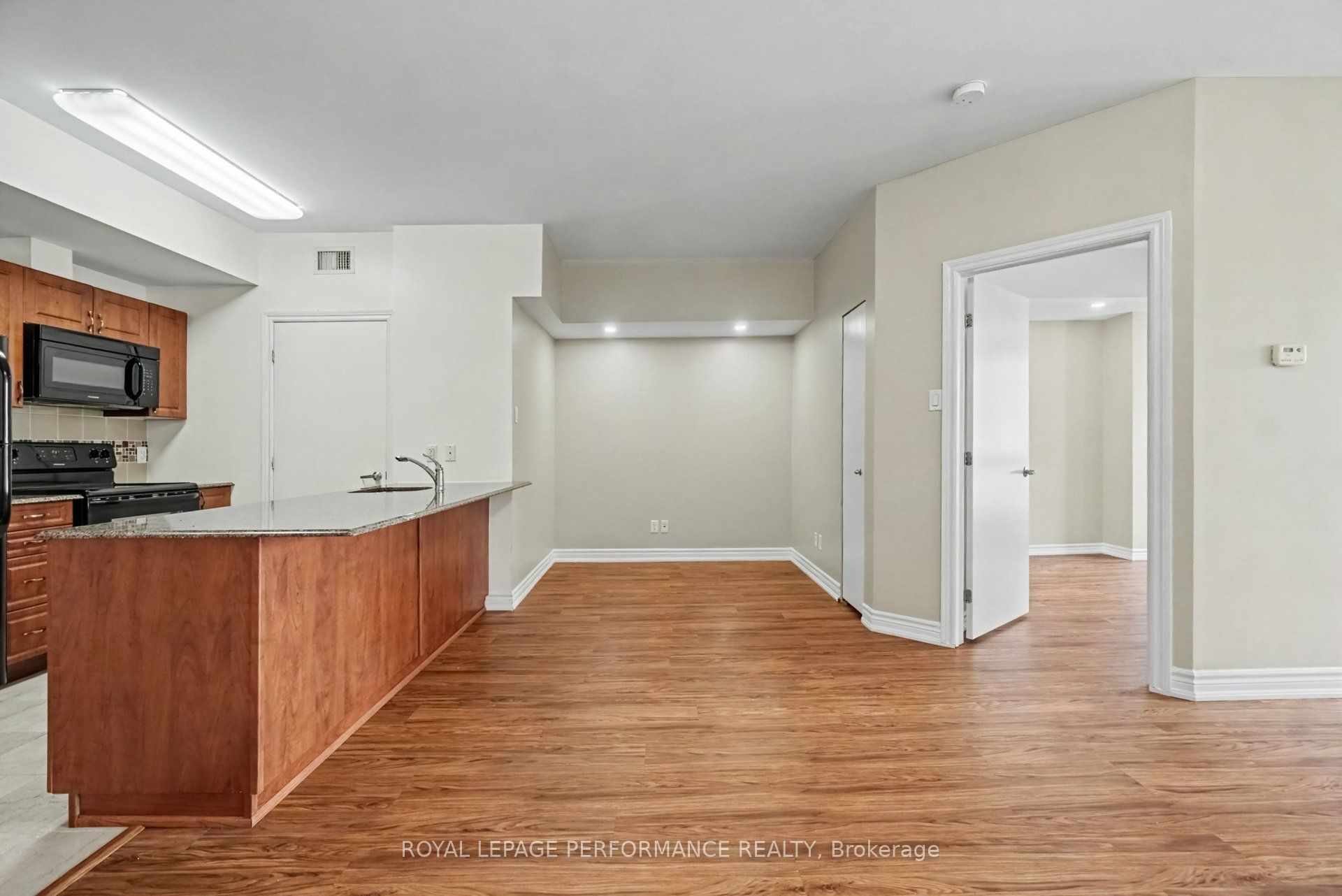 234 Rideau Street 2205 Property Photo 6