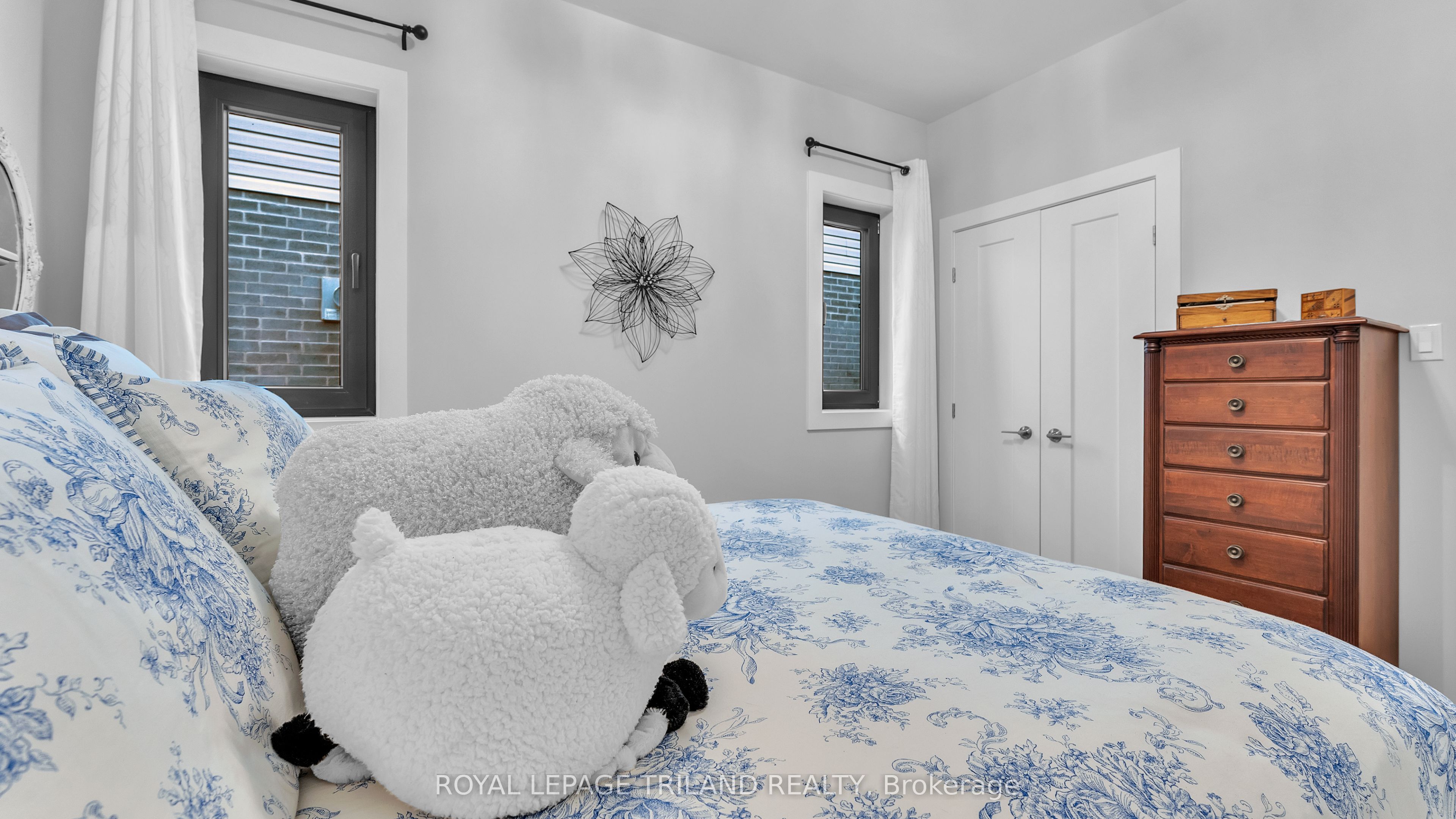 2400 Red Thorne Avenue Property Photo 13