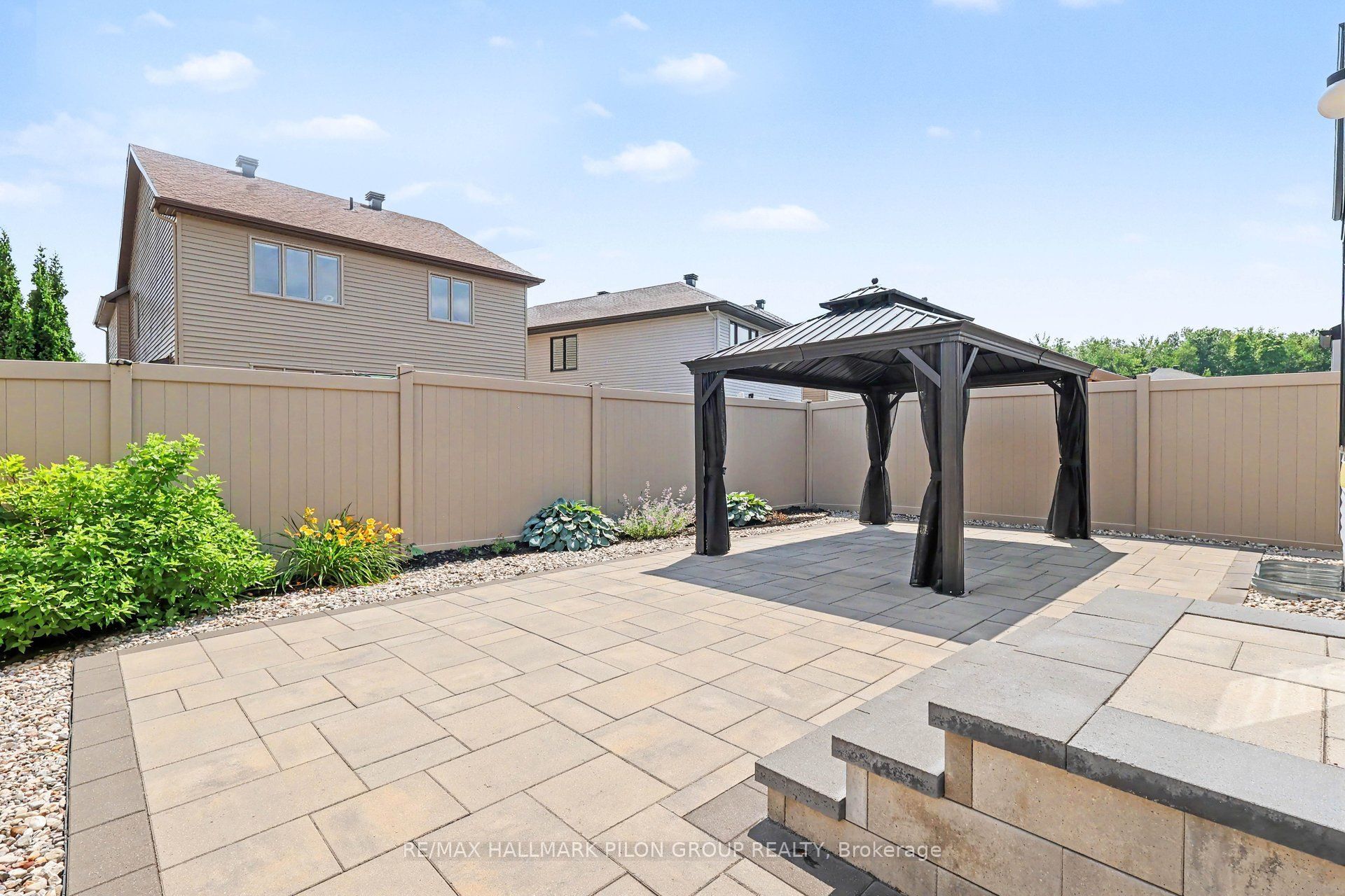 260 Shinleaf Crescent Property Photo 26