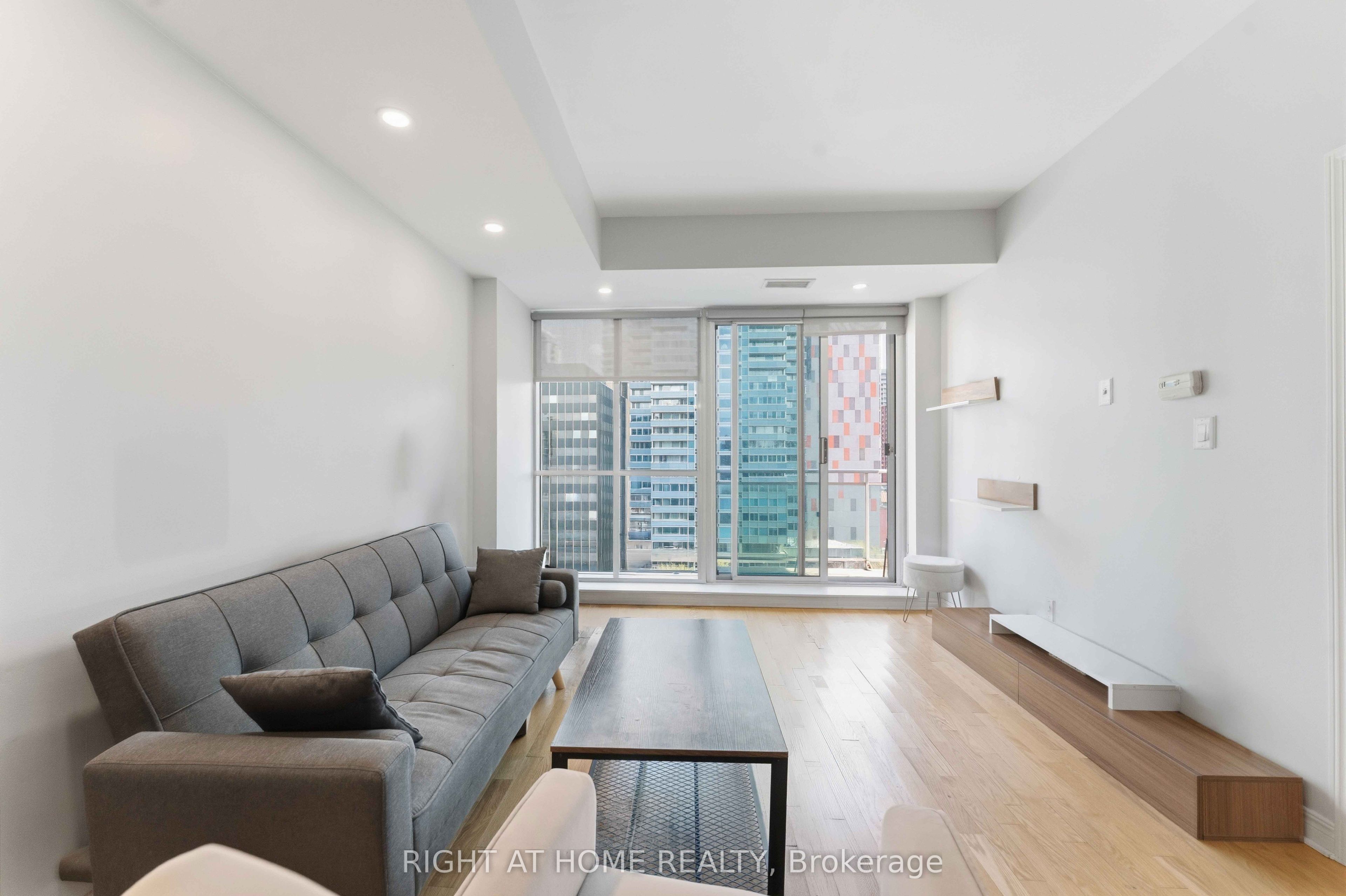 134 York Street 1009 Property Photo 6