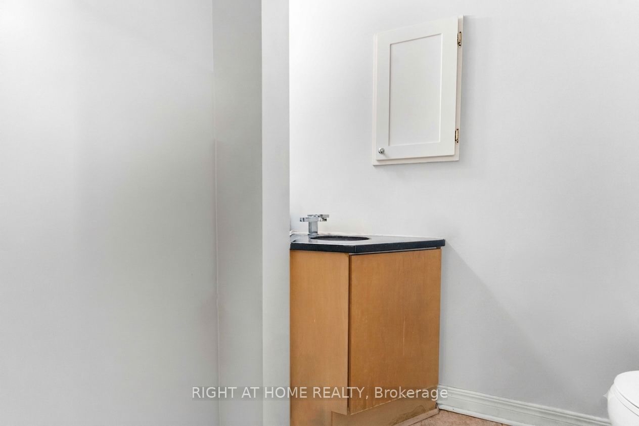 134 York Street 1009 Property Photo 12