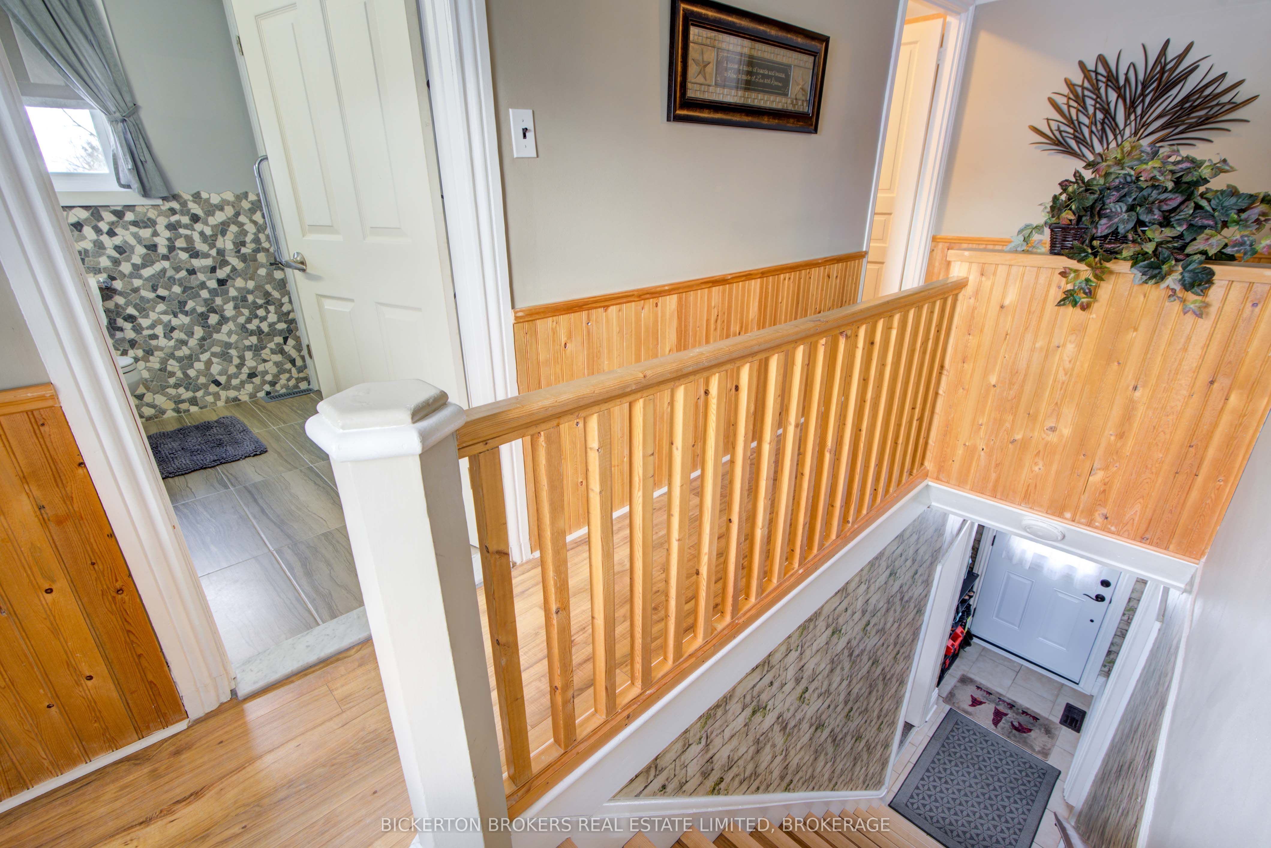292 William Street N Property Photo 22