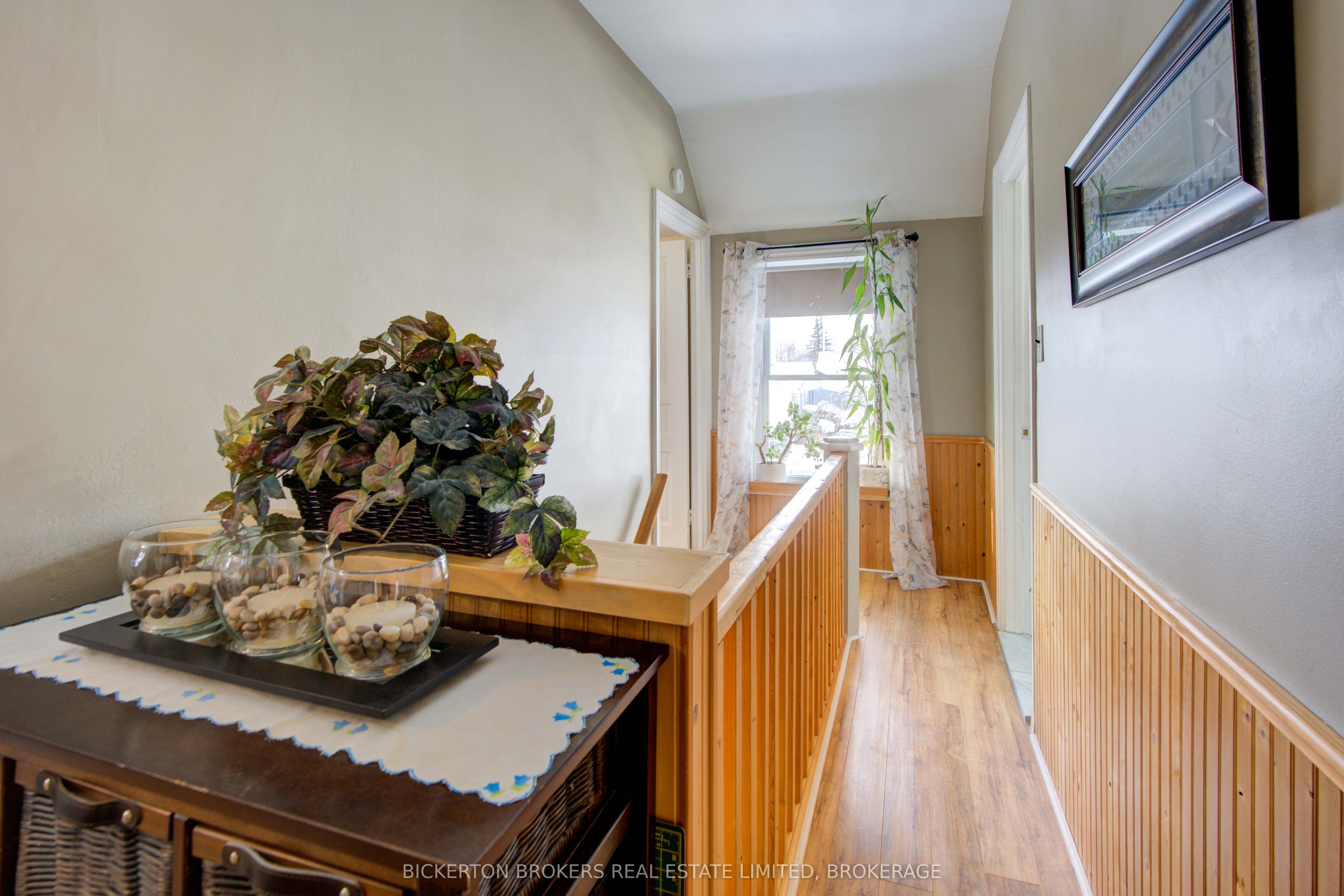 292 William Street N Property Photo 26