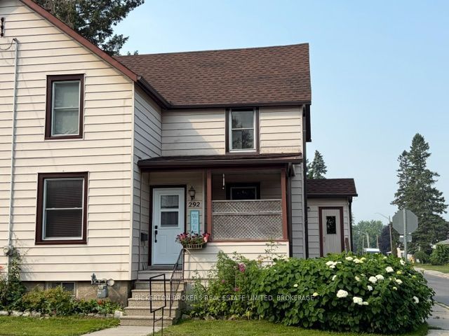 292 William Street N Property Photo 49