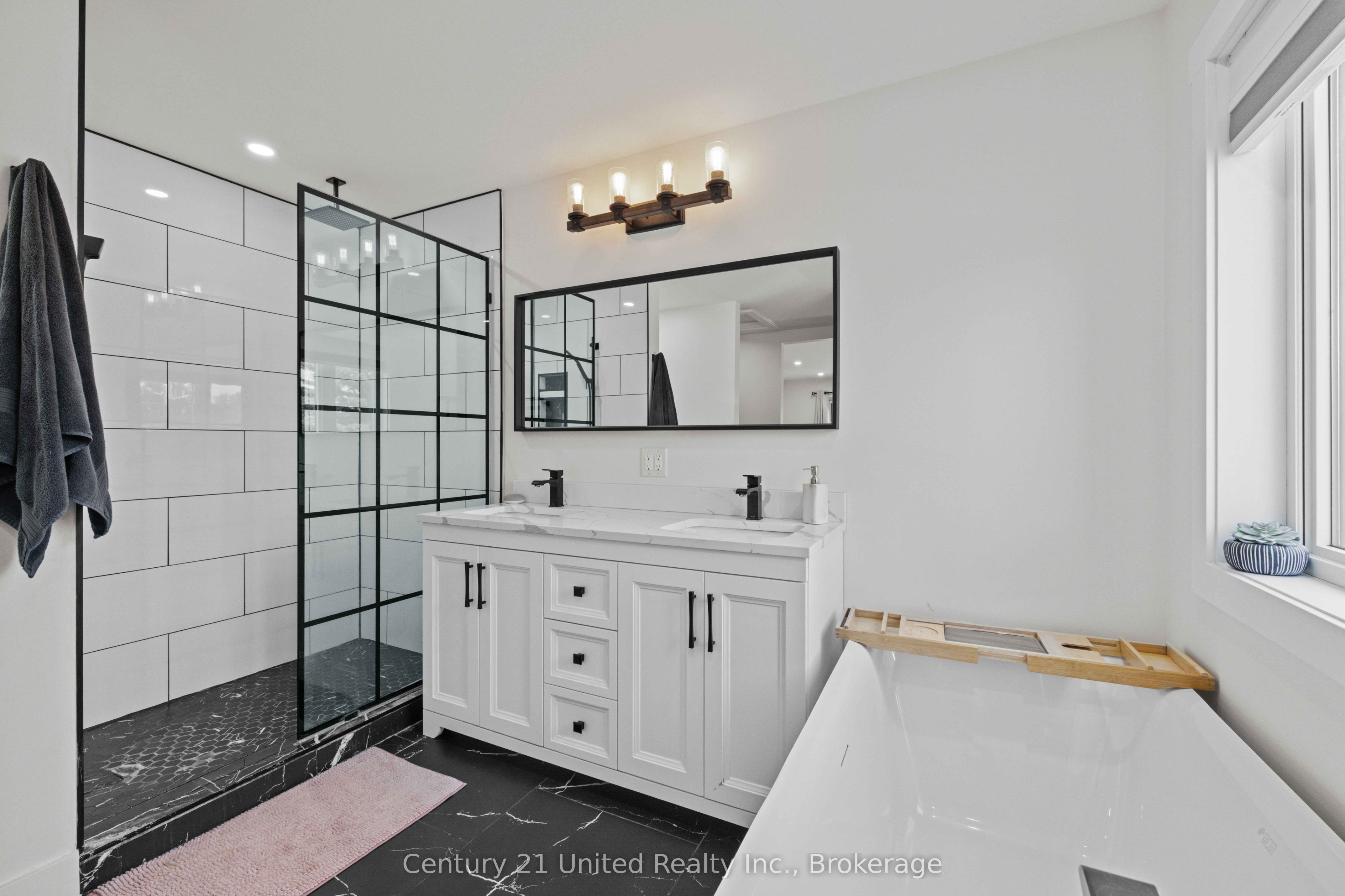 27 Awbrie Lane Property Photo 20
