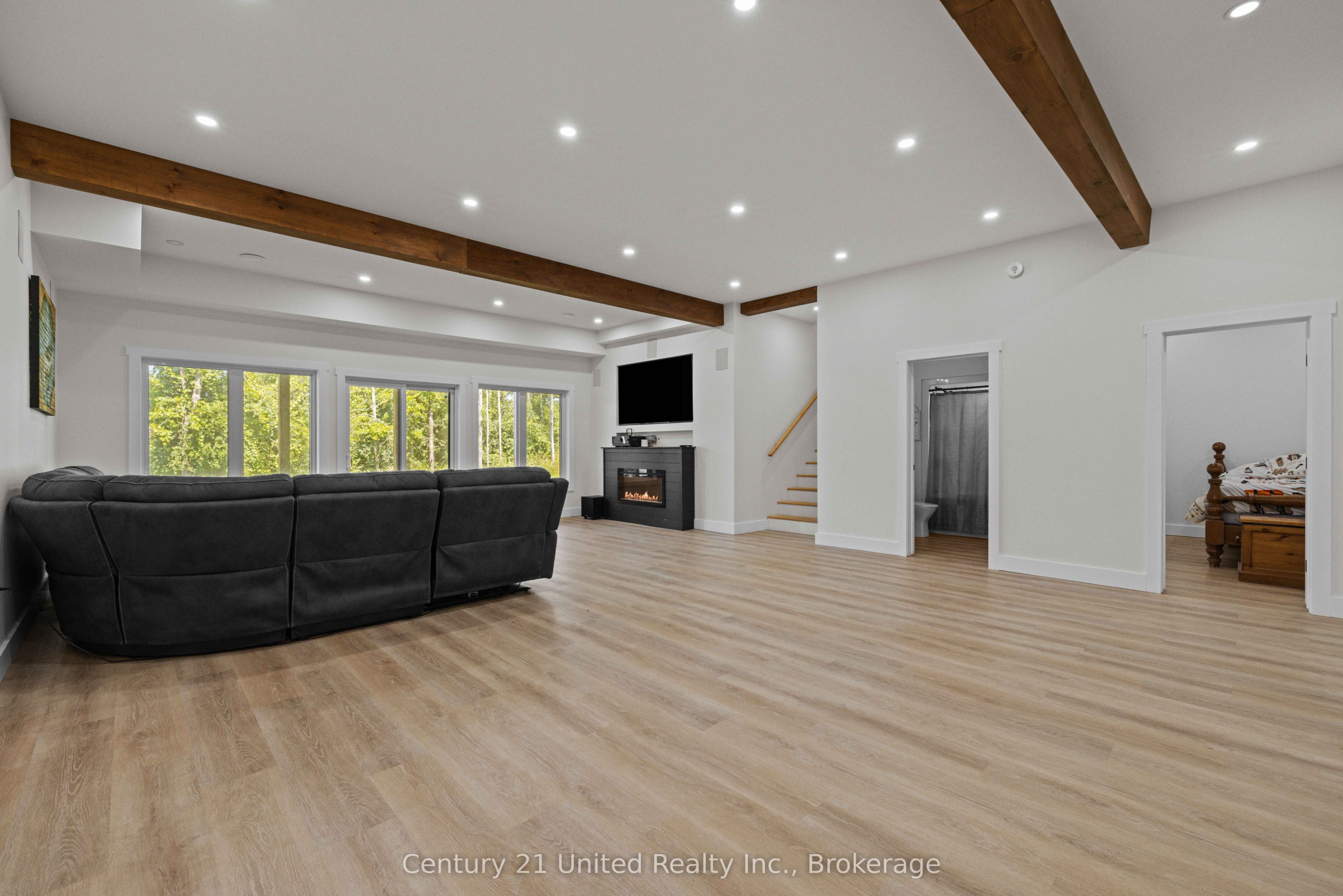 27 Awbrie Lane Property Photo 25