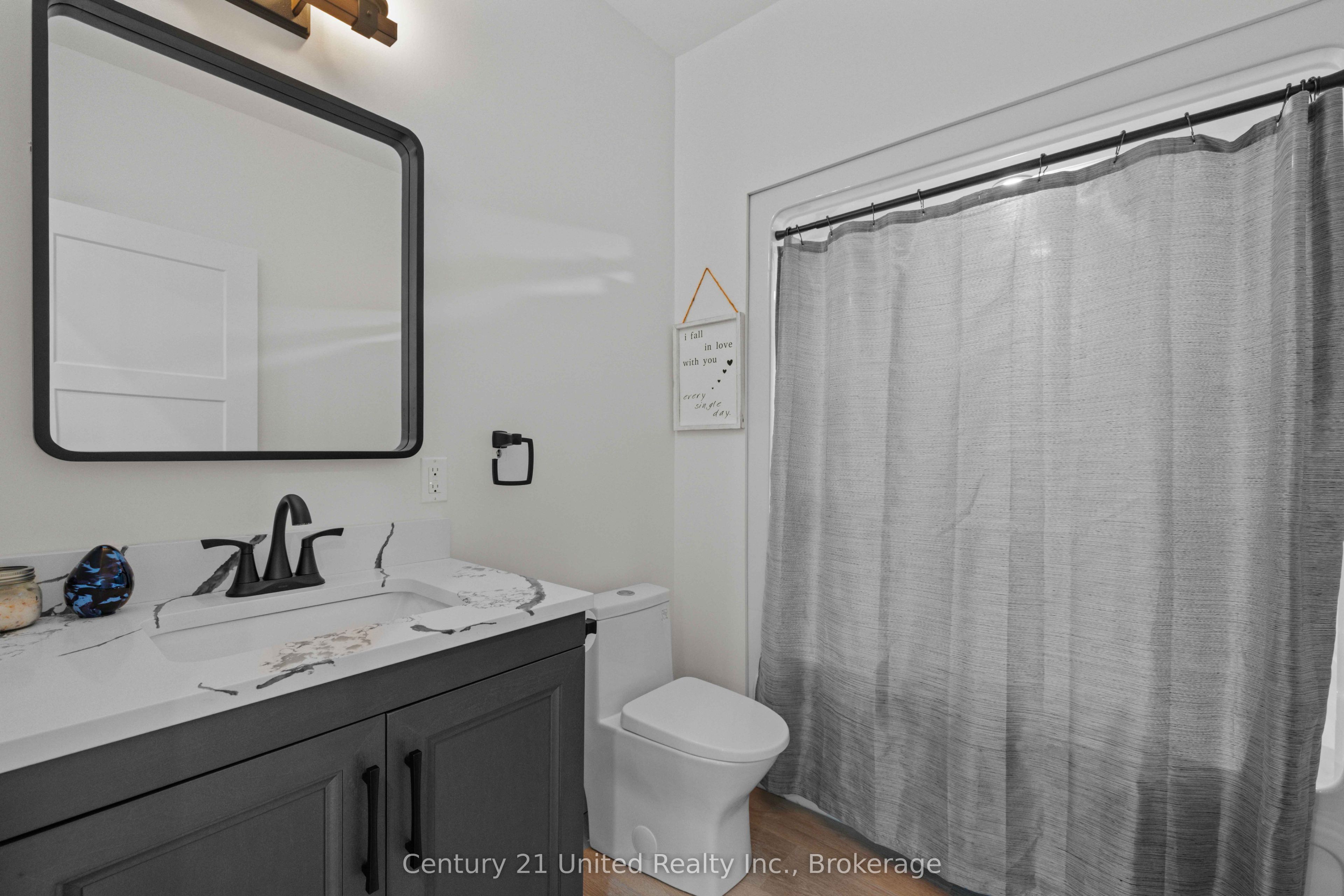 27 Awbrie Lane Property Photo 32