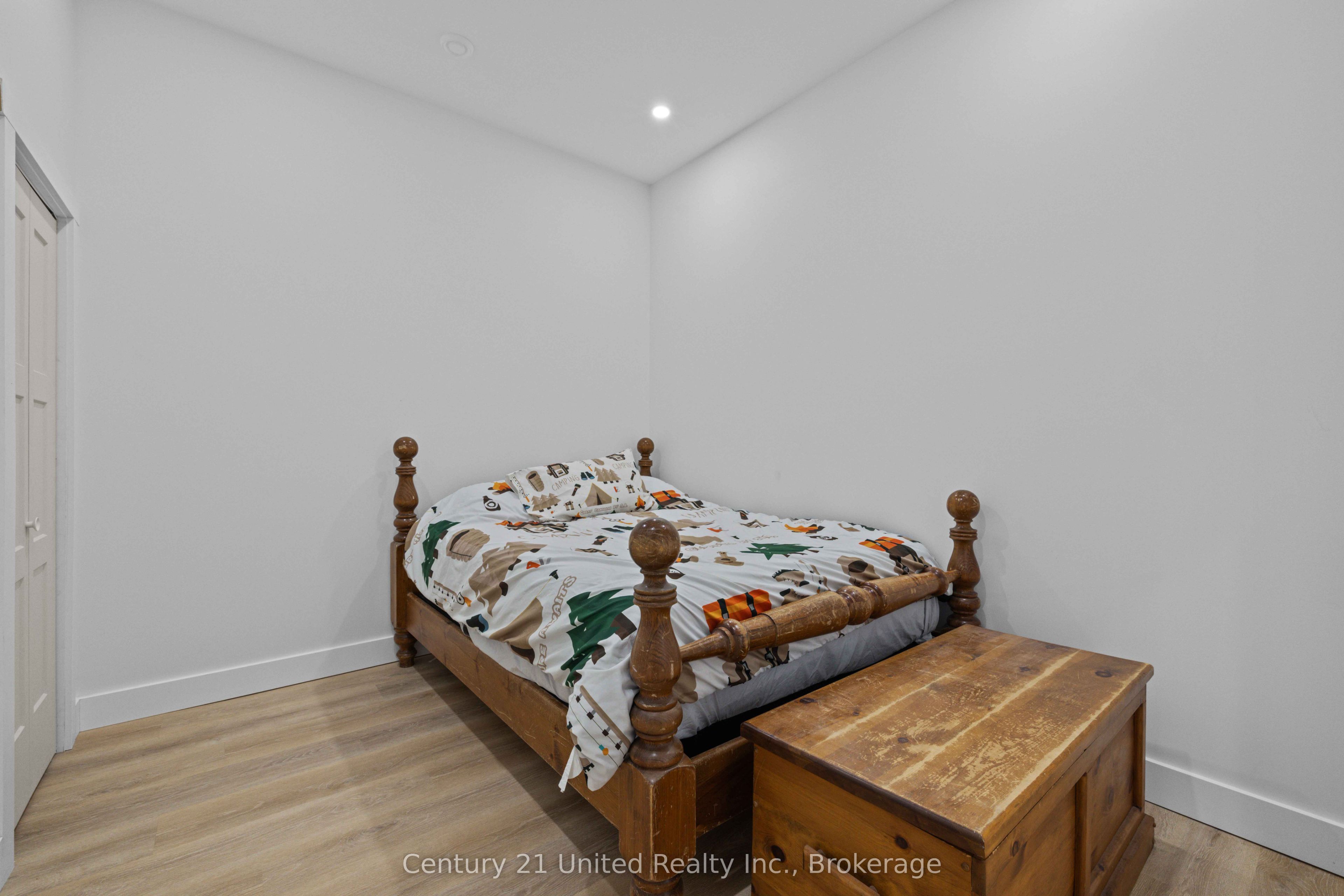 27 Awbrie Lane Property Photo 33