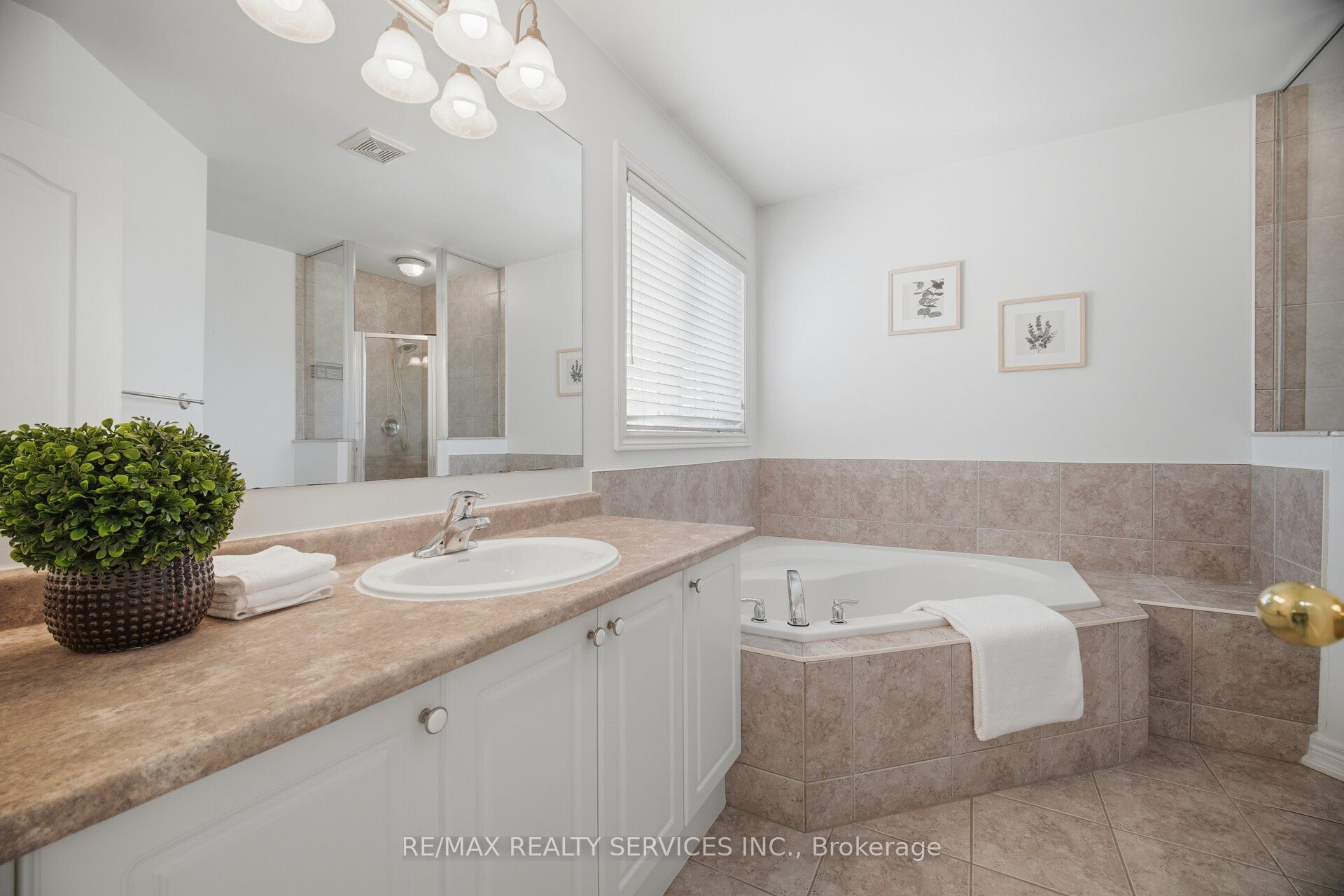 5 Westhampton Way Property Photo 27