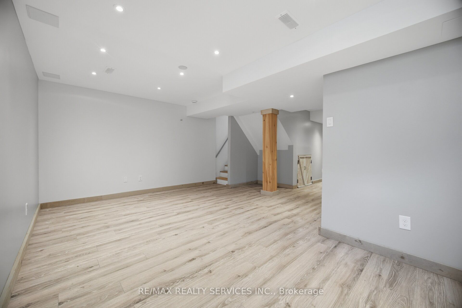 5 Westhampton Way Property Photo 41