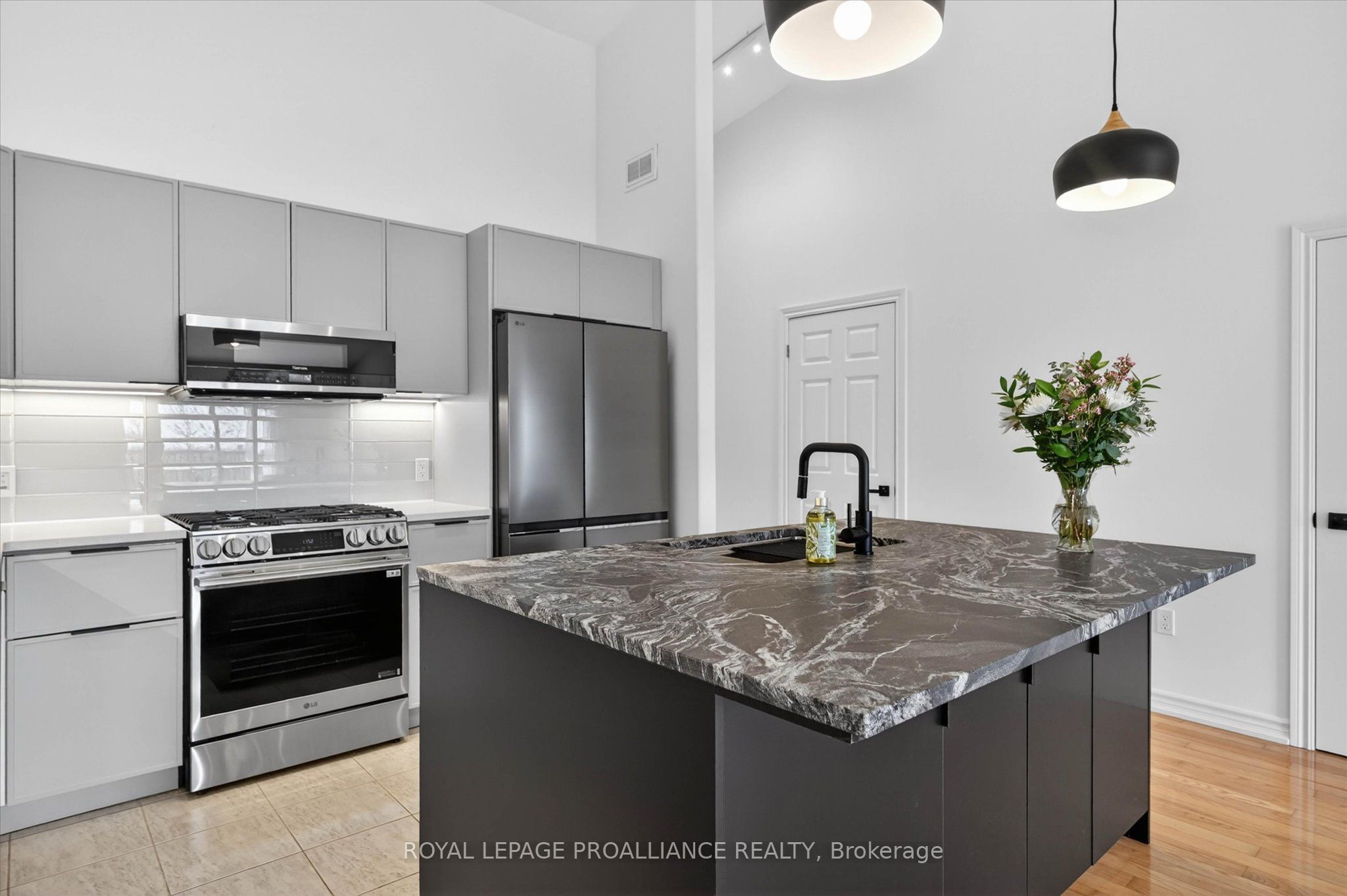 138 Village Crescent Property Photo 4