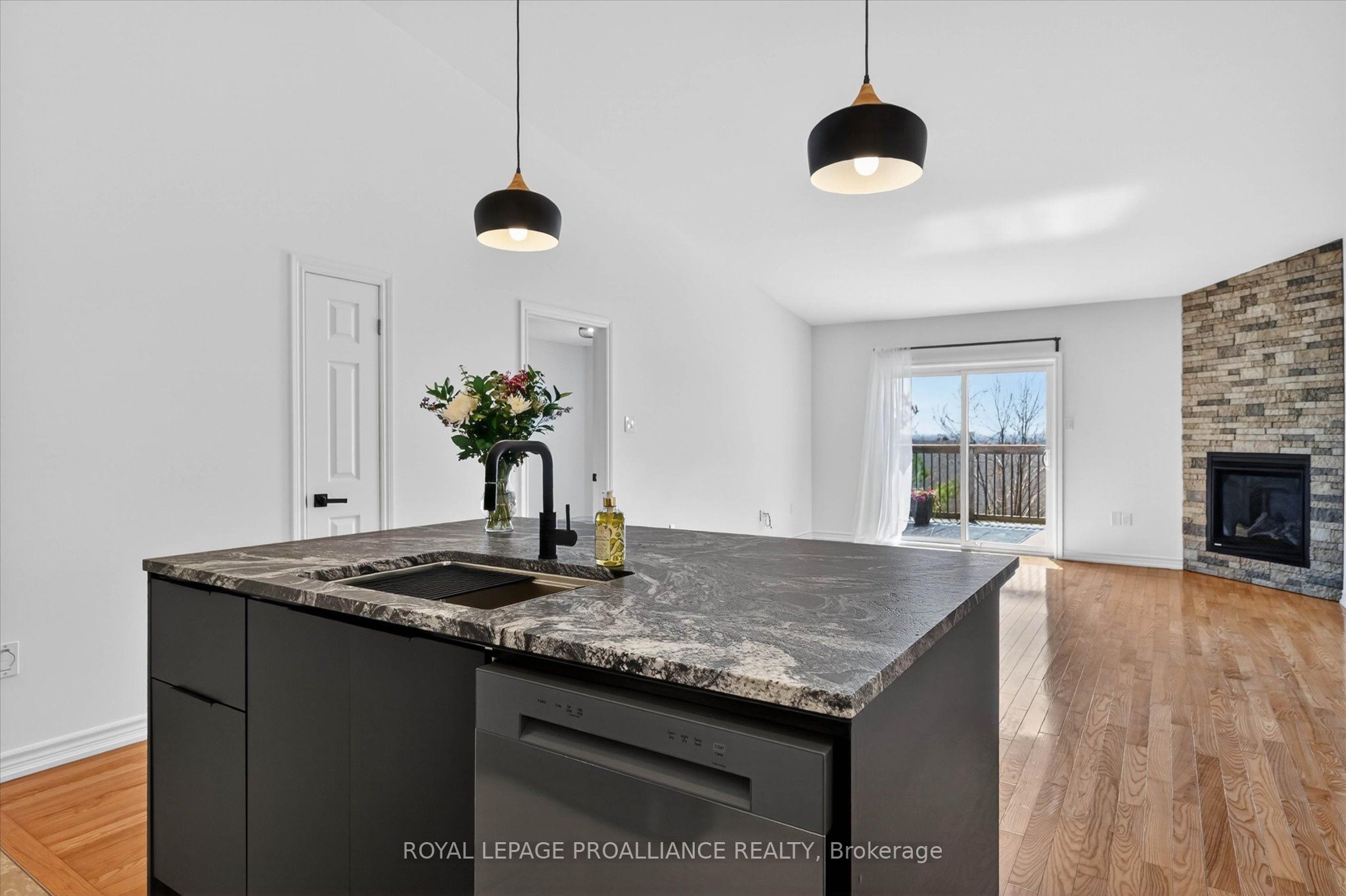 138 Village Crescent Property Photo 8