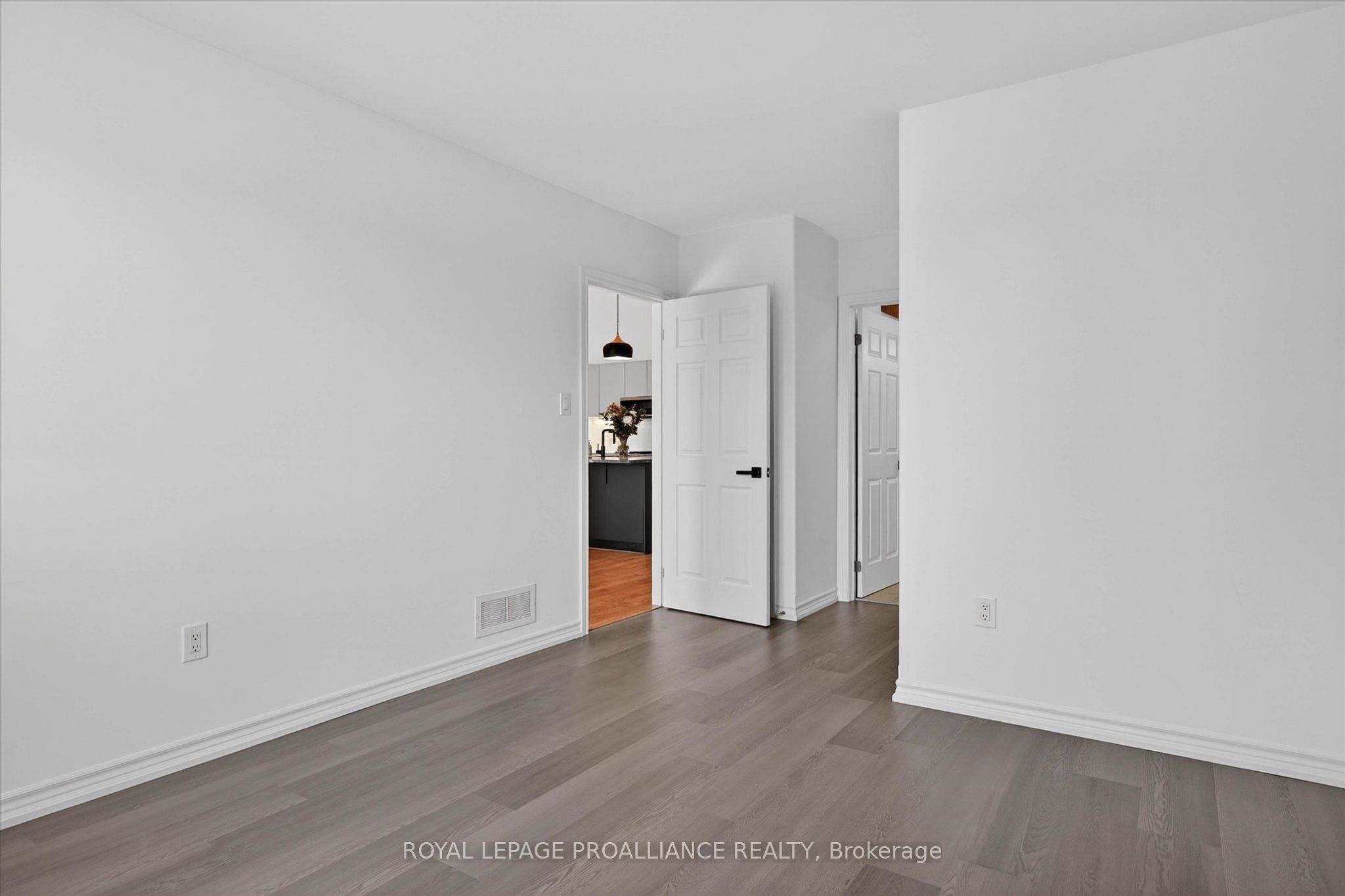 138 Village Crescent Property Photo 19