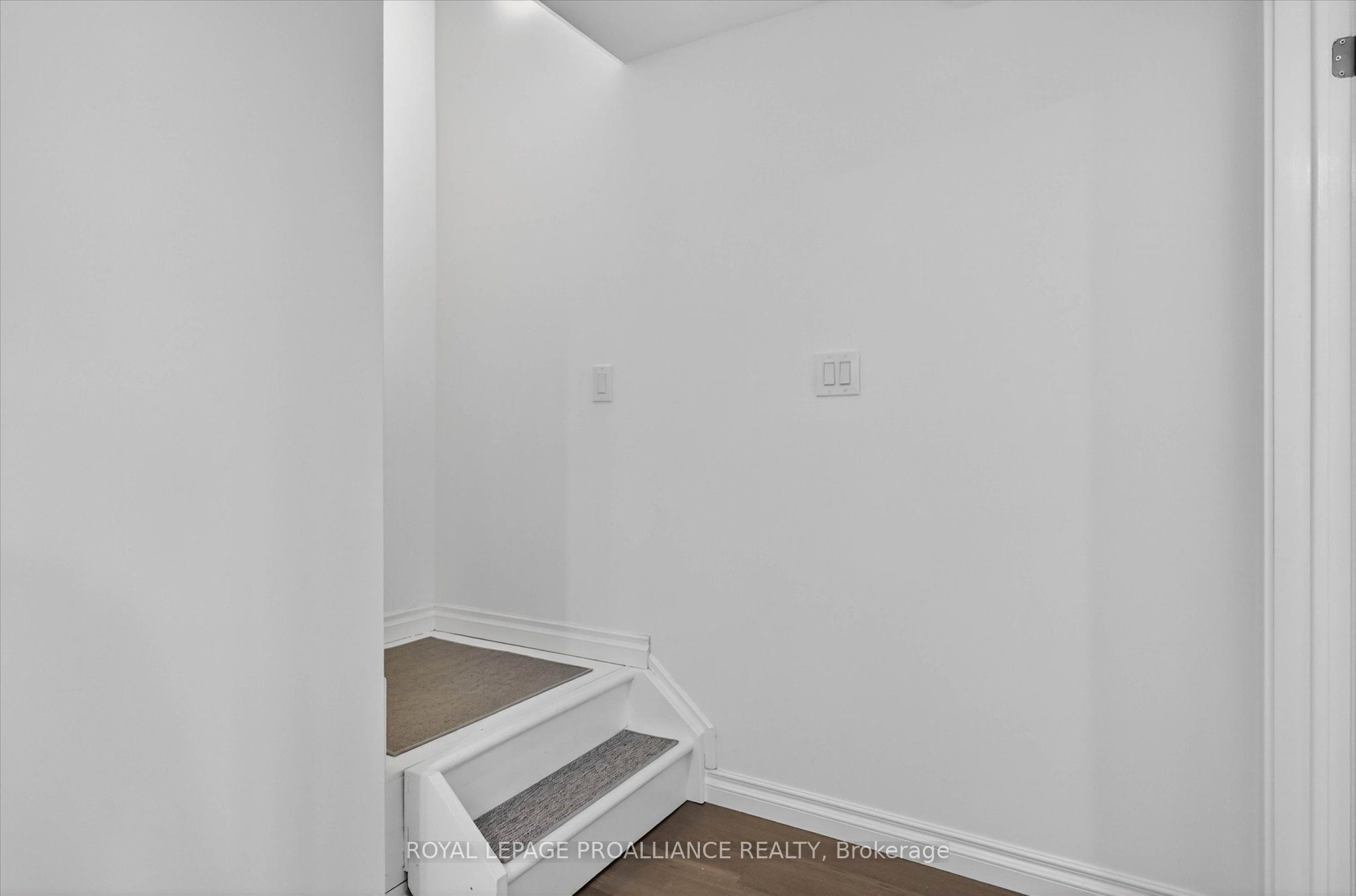 138 Village Crescent Property Photo 27