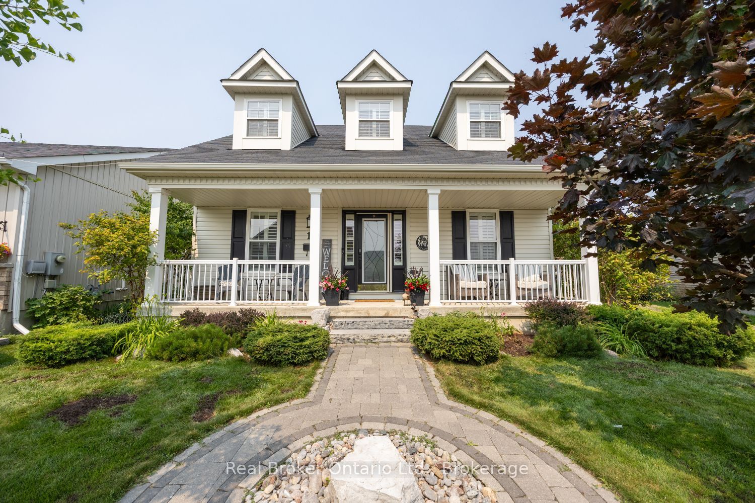 11 Greenaway Circle Property Photo 1