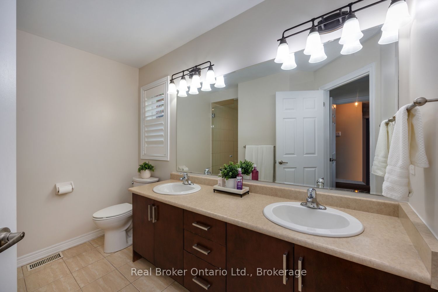 11 Greenaway Circle Property Photo 23