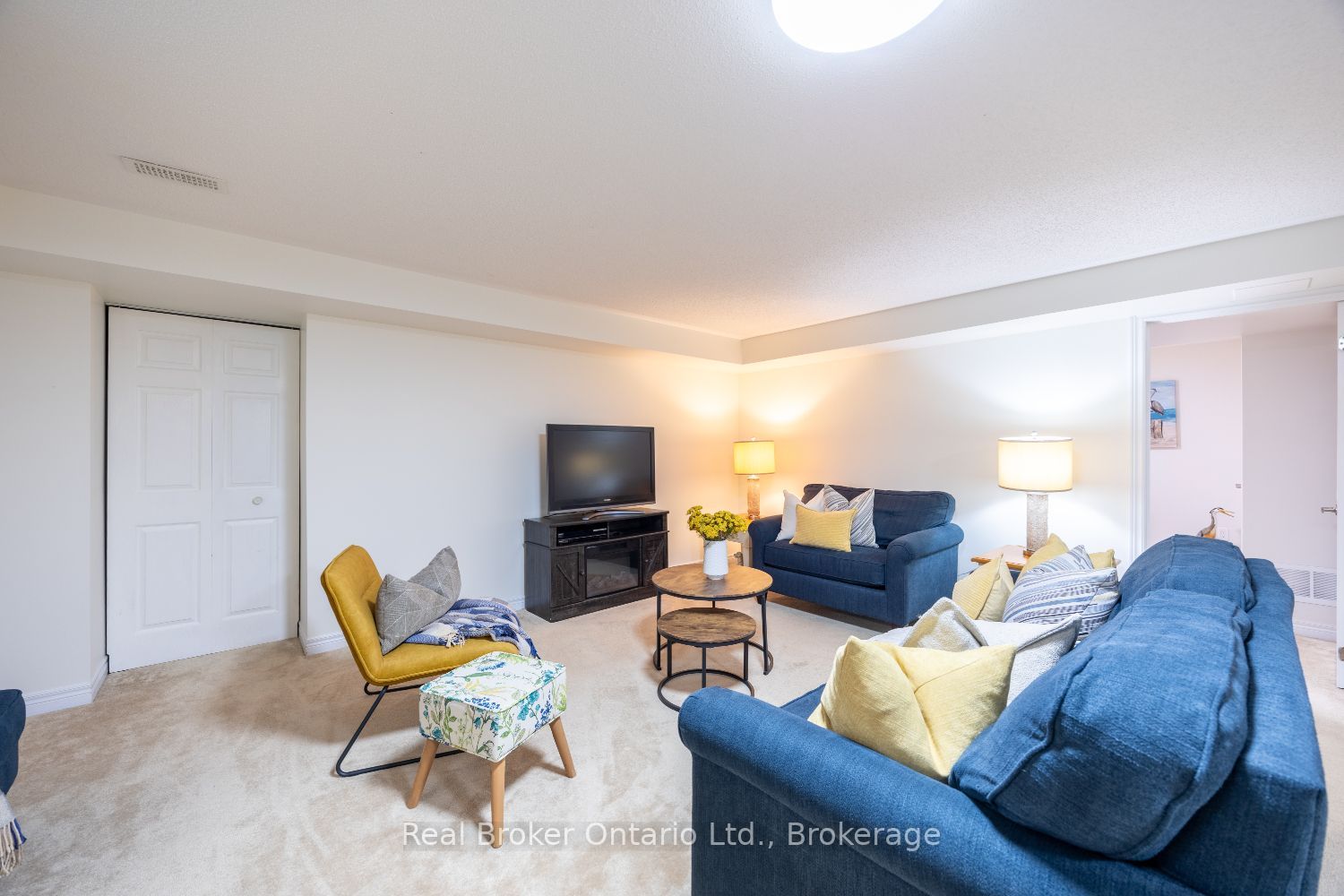 11 Greenaway Circle Property Photo 32