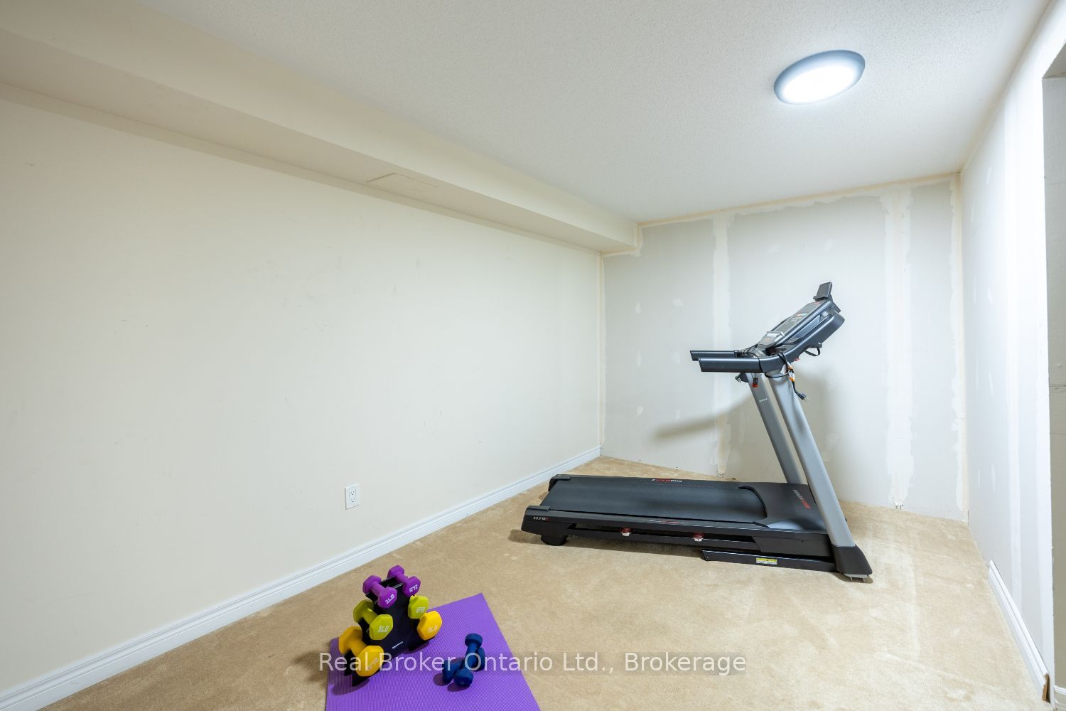 11 Greenaway Circle Property Photo 34