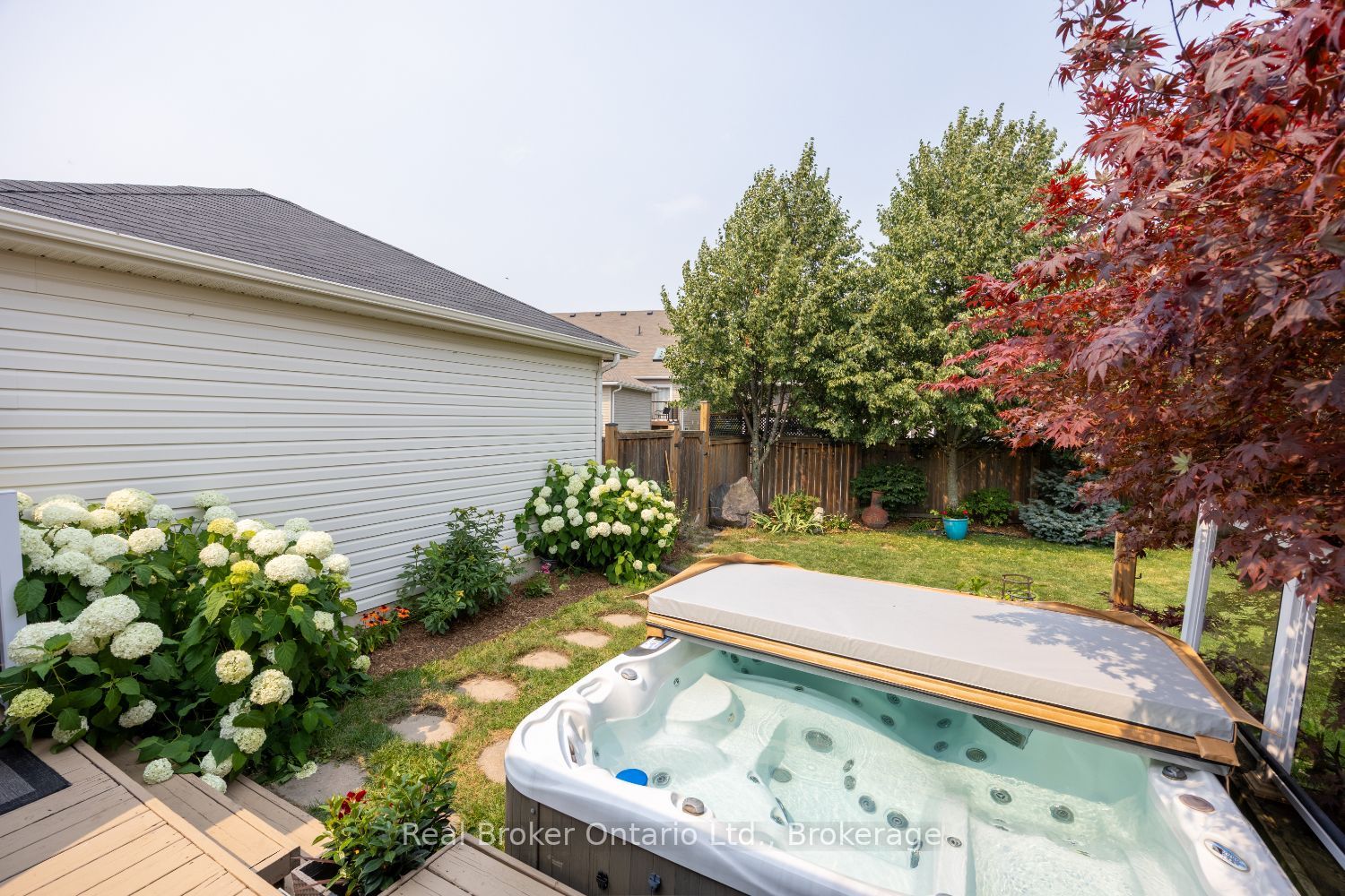 11 Greenaway Circle Property Photo 40
