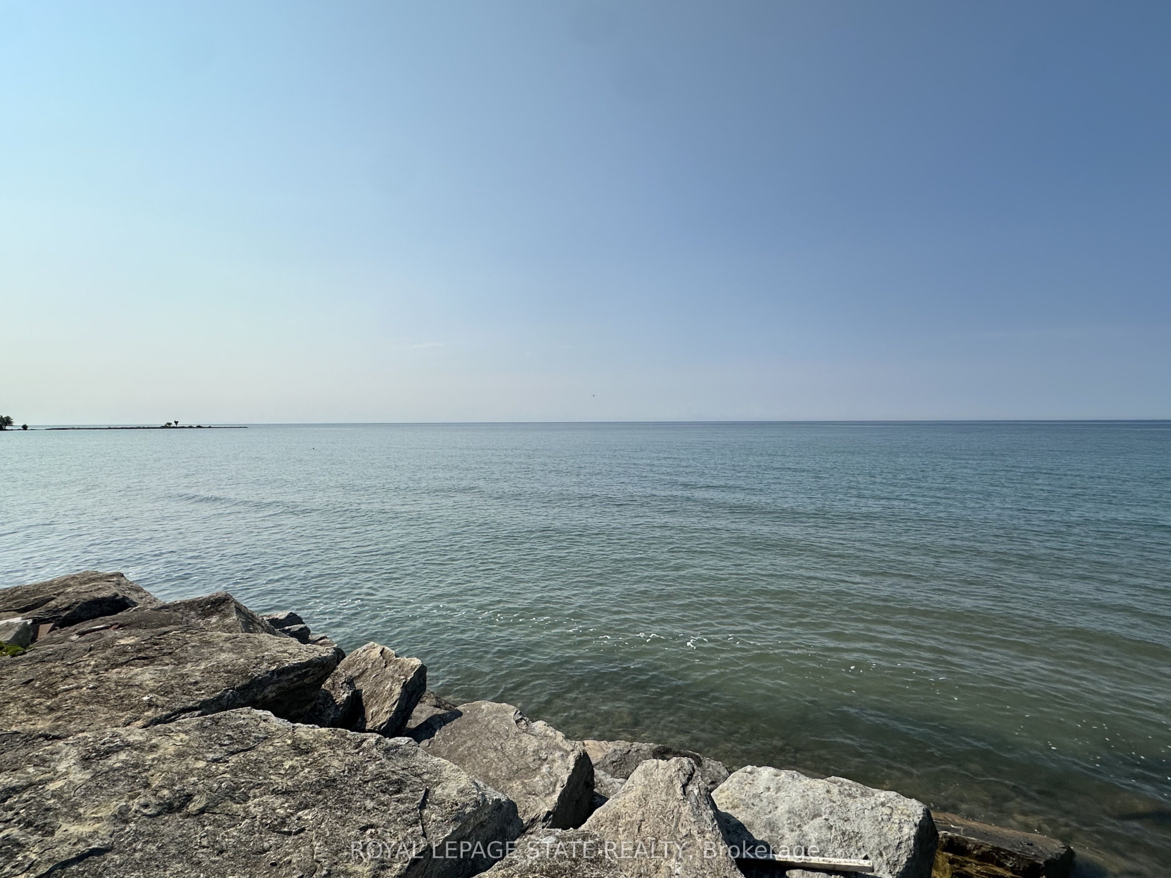 3176 Lakeshore Road Property Photo 5