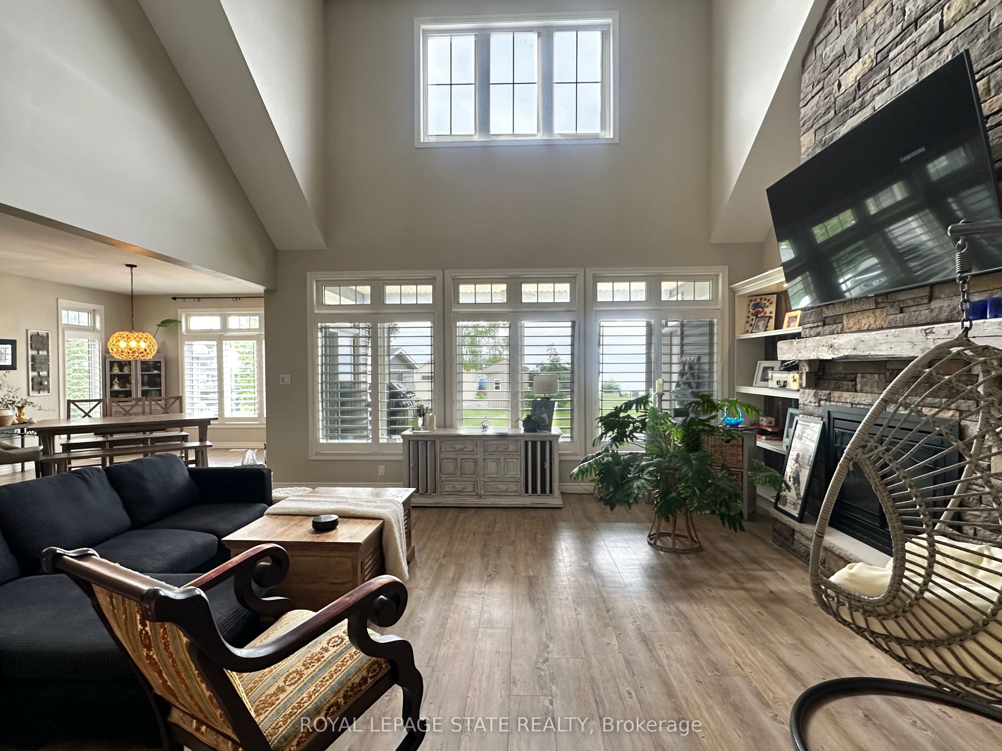 3176 Lakeshore Road Property Photo 14