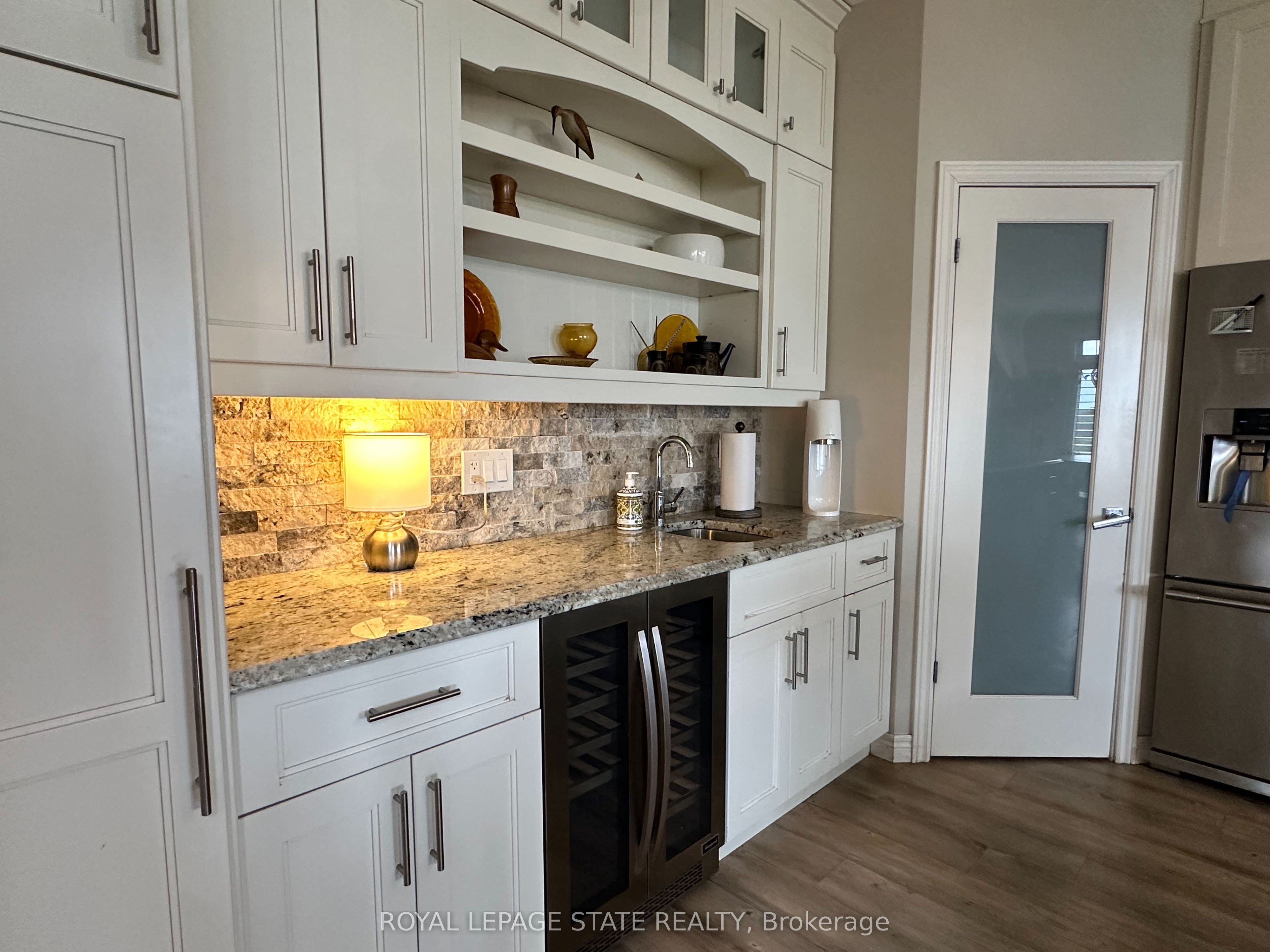 3176 Lakeshore Road Property Photo 18