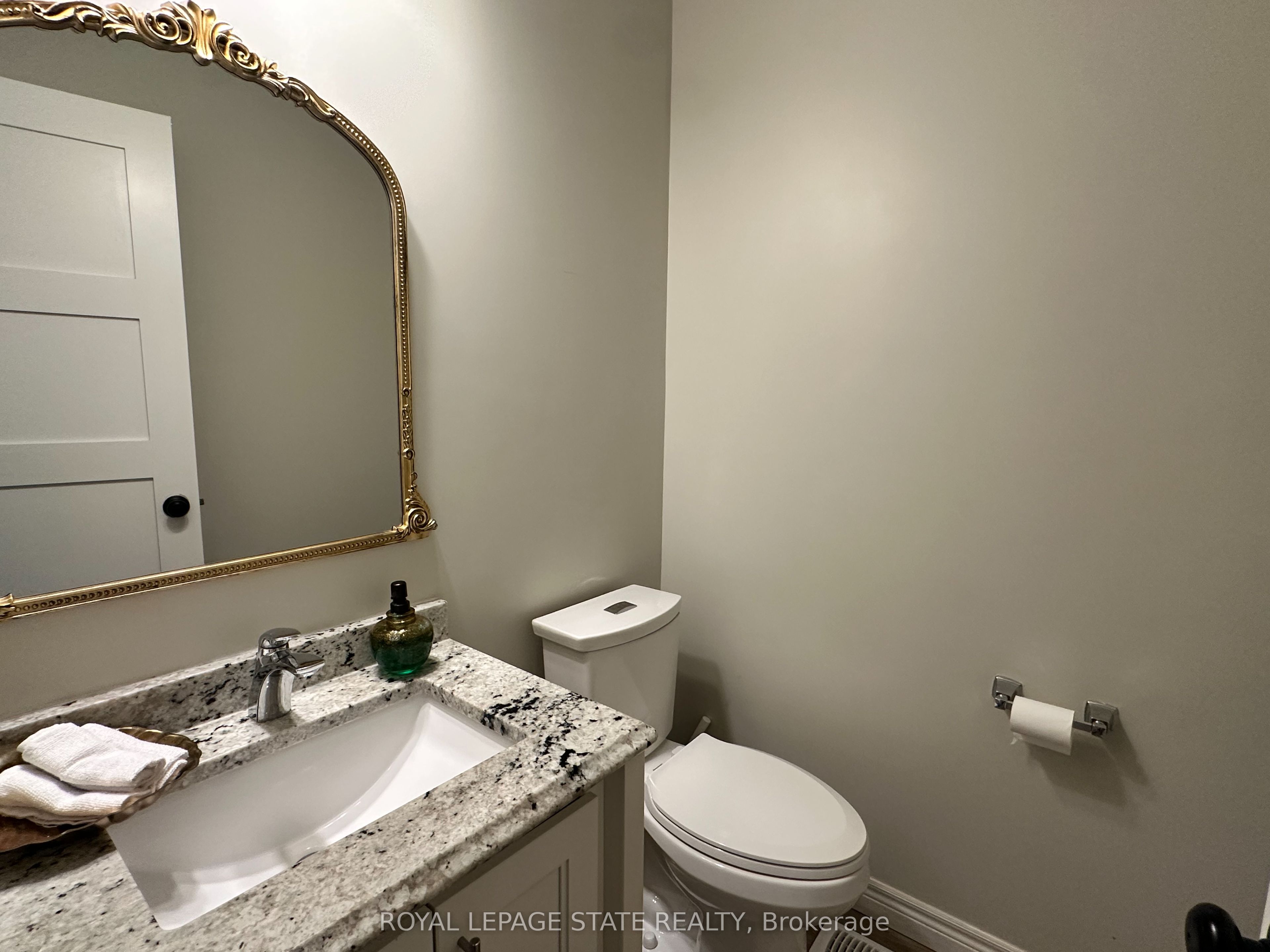 3176 Lakeshore Road Property Photo 23