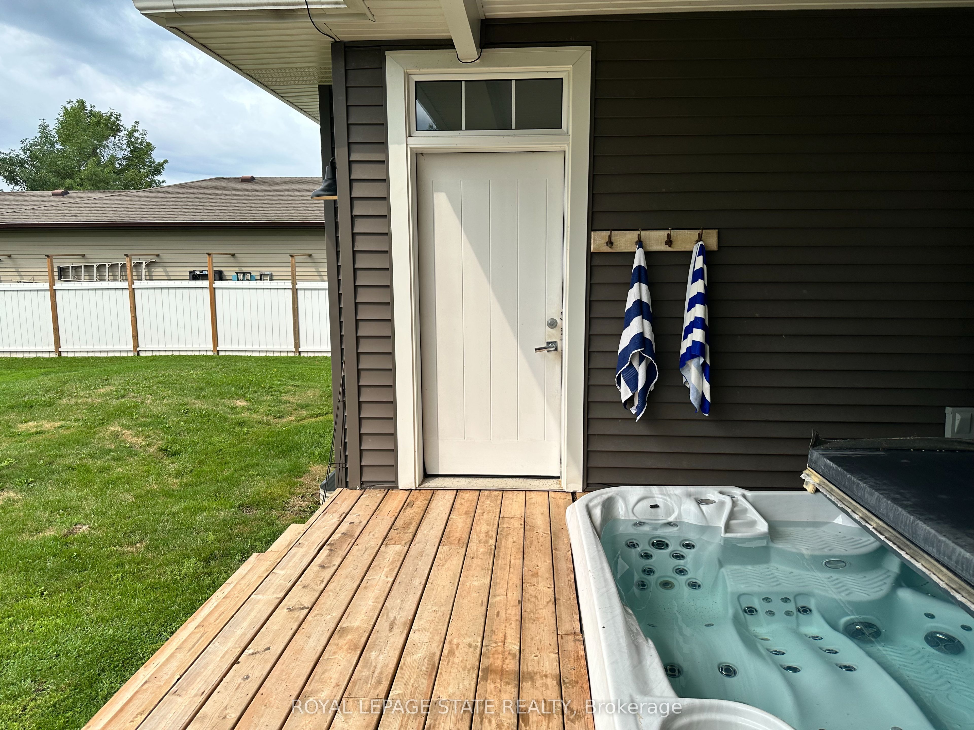 3176 Lakeshore Road Property Photo 25