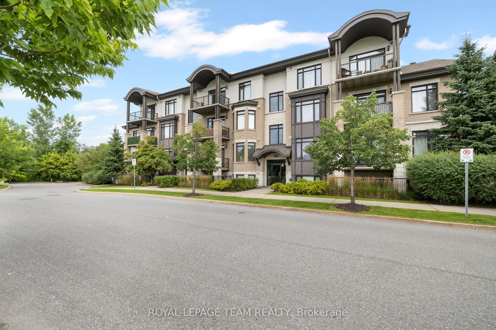 655 Beauparc Private 104 Property Photo 3